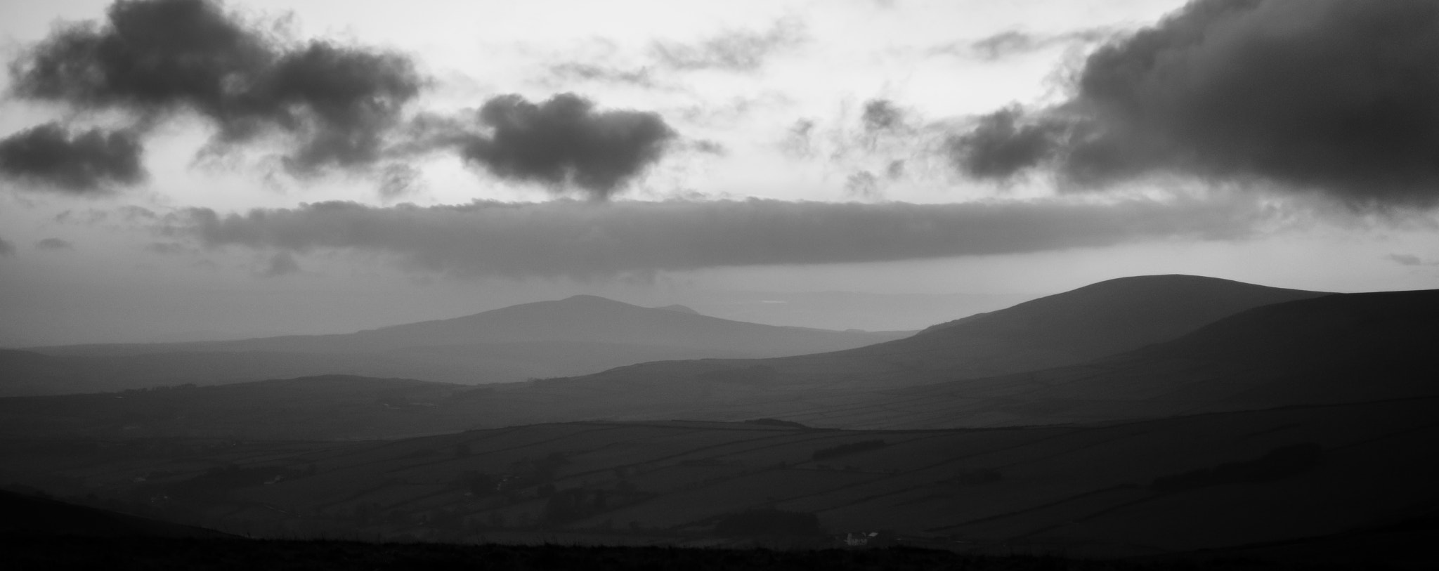 AF Zoom-Nikkor 28-80mm f/3.3-5.6G sample photo. Misty manx hills photography