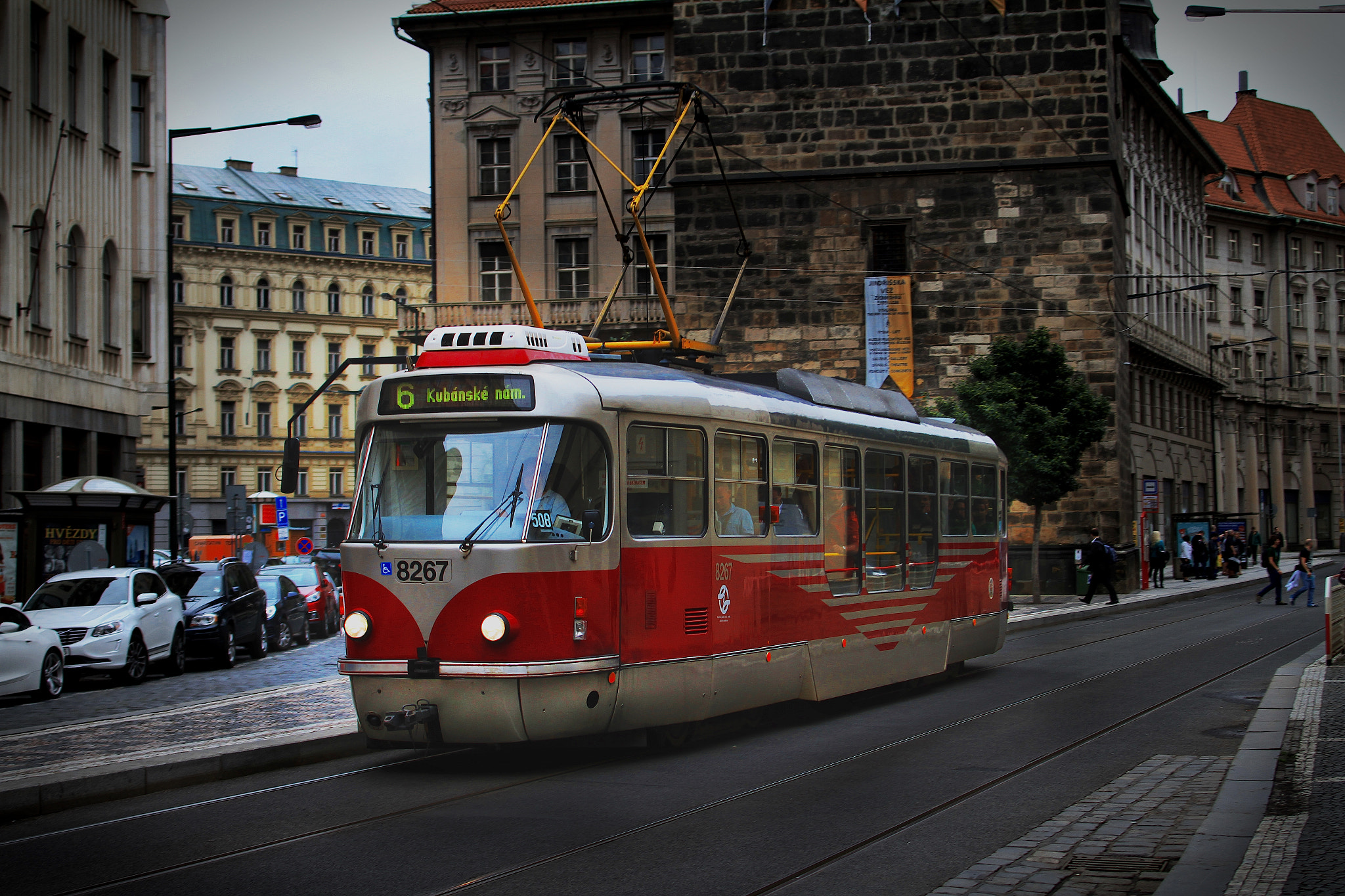 Canon EOS 7D + Canon EF 28-80mm f/2.8-4L sample photo. Tram photography