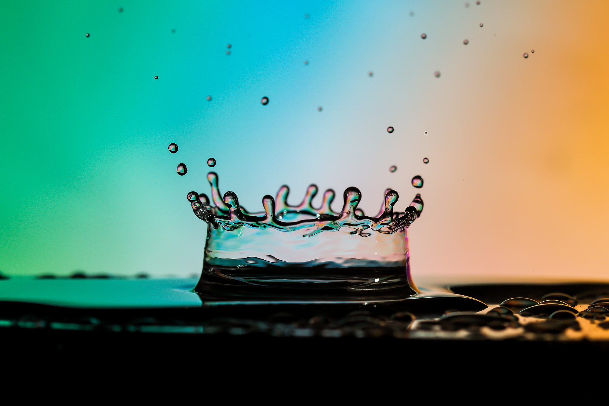 Canon EOS 700D (EOS Rebel T5i / EOS Kiss X7i) + Canon EF 100mm F2.8 Macro USM sample photo. Water crown photography