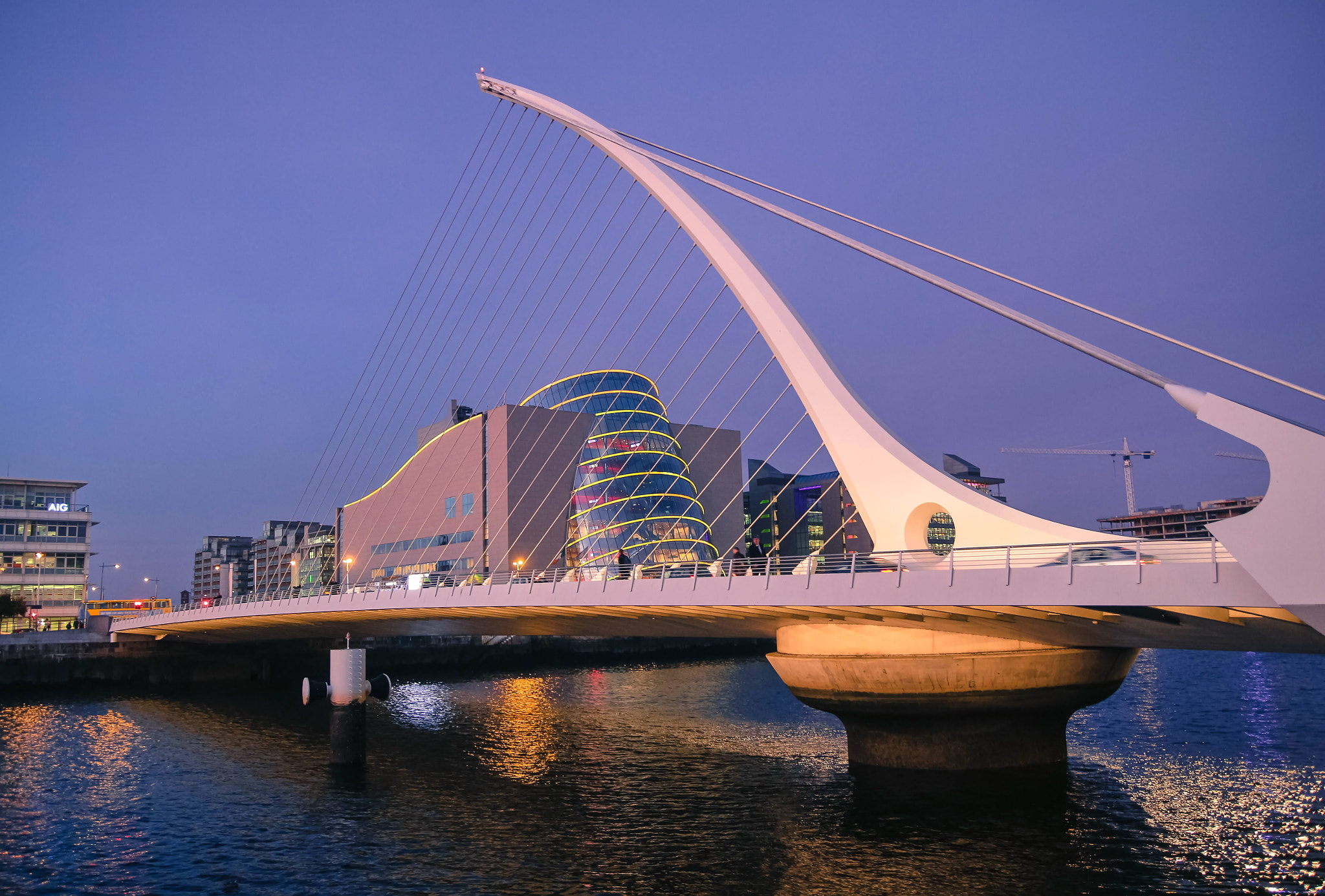 Tamron SP AF 17-50mm F2.8 XR Di II LD Aspherical (IF) sample photo. Samuel beckett bridge photography