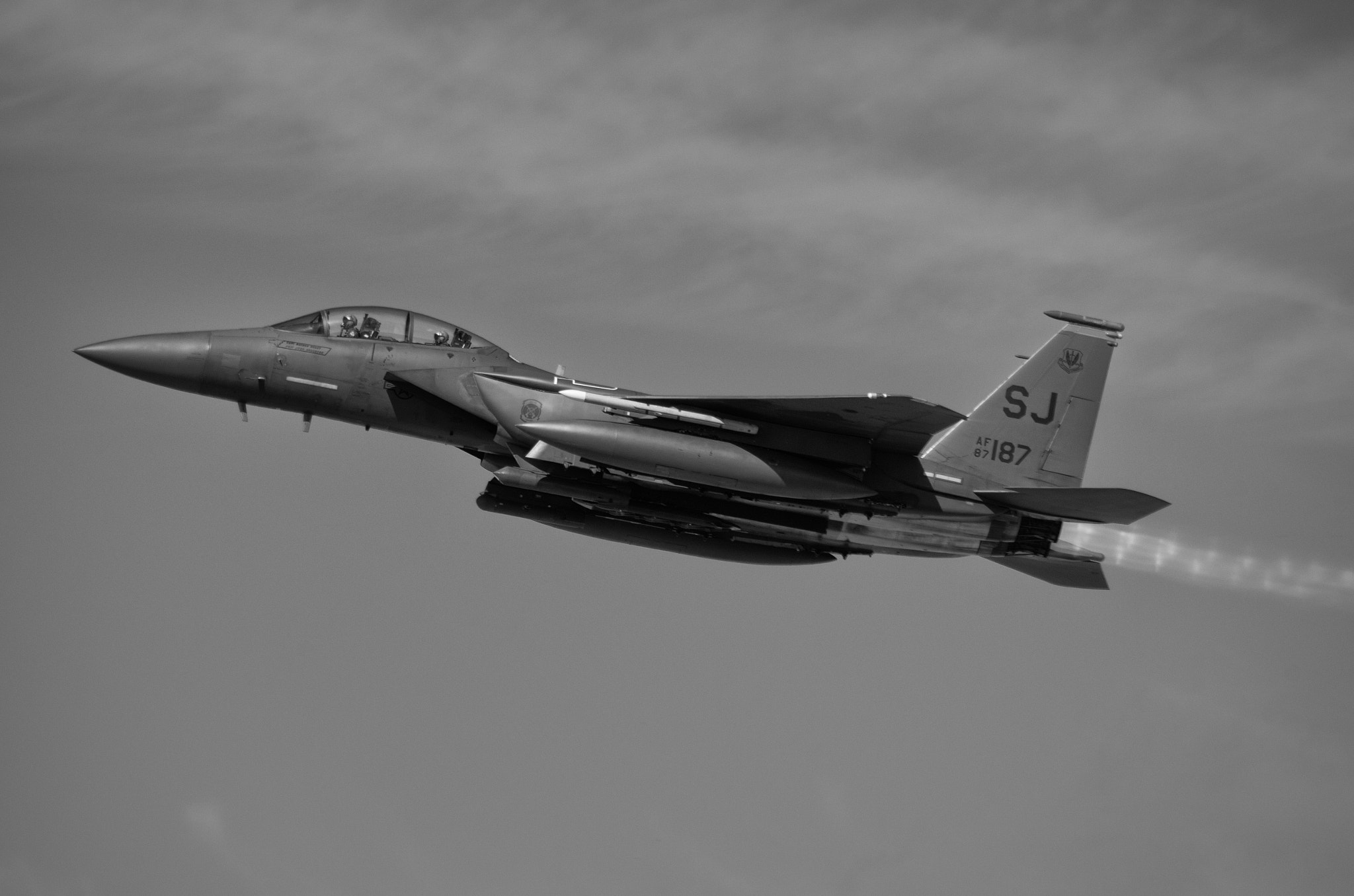 Pentax smc DA 55-300mm F4.0-5.8 ED sample photo. Strike eagle takeoff photography