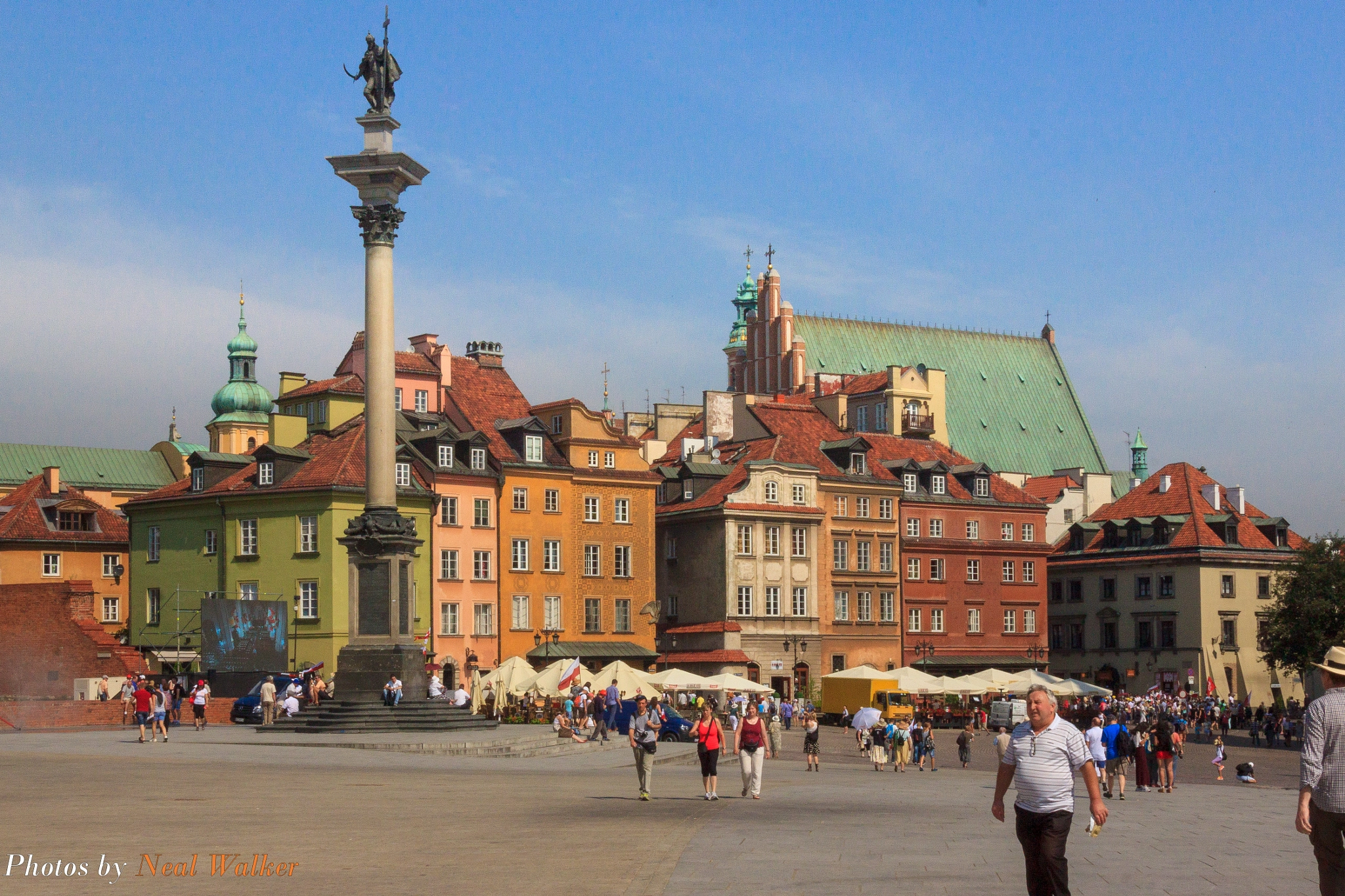 Canon EF-S 17-85mm F4-5.6 IS USM sample photo. Warsaw central square photography