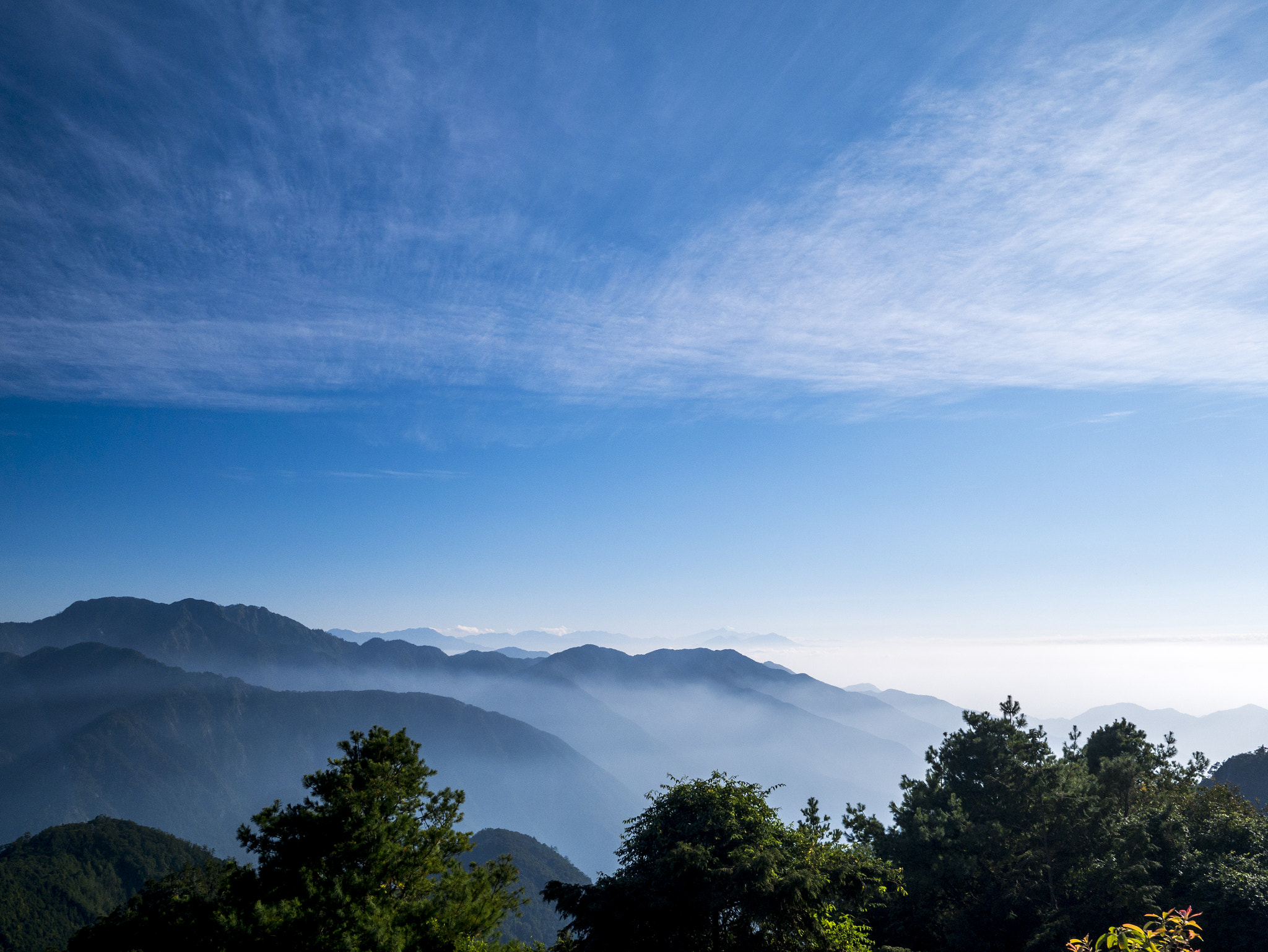 Panasonic Lumix DMC-GX7 + LEICA DG SUMMILUX 15/F1.7 sample photo. Cloud sea photography