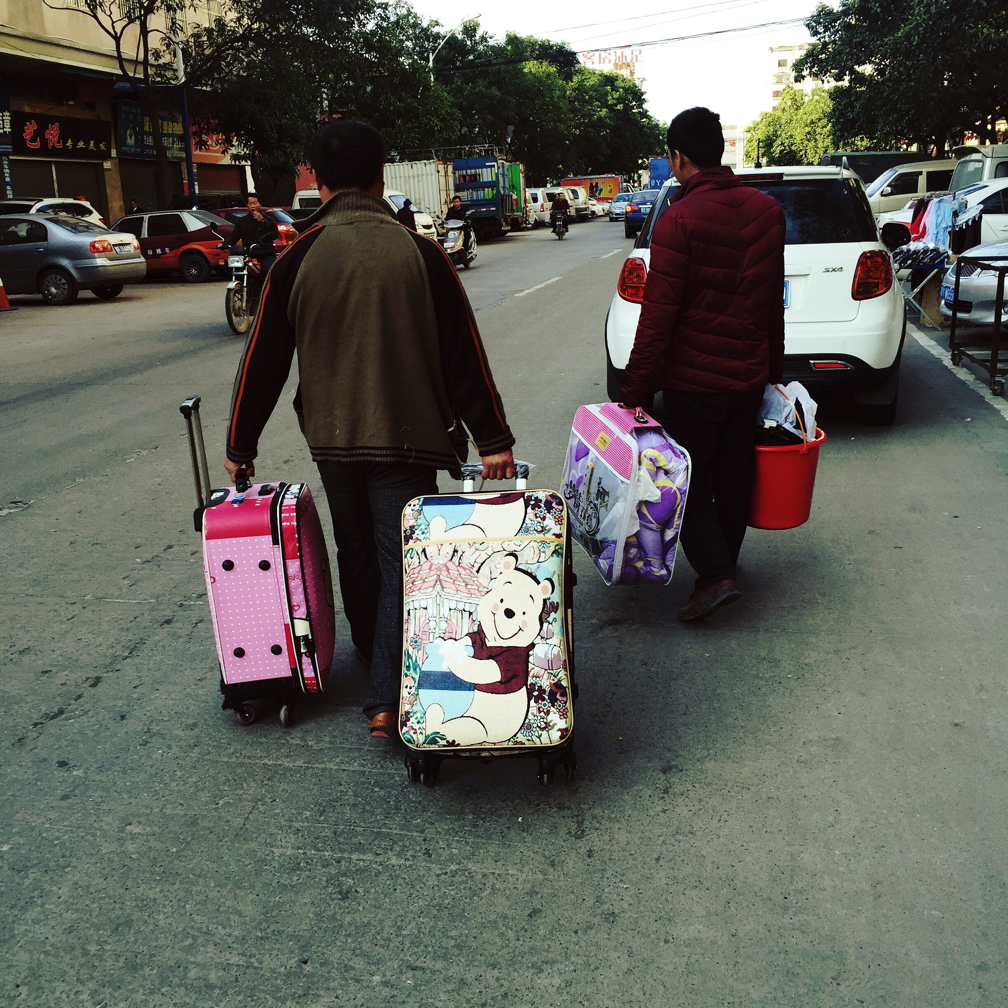 Hipstamatic 310 sample photo. Chinese new year, time for everybody home. the gov ... photography