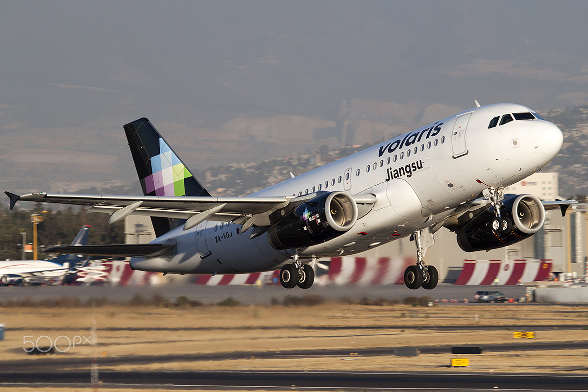 Canon EF 100-400mm F4.5-5.6L IS USM sample photo. Volaris airbus a319 xa-voj photography