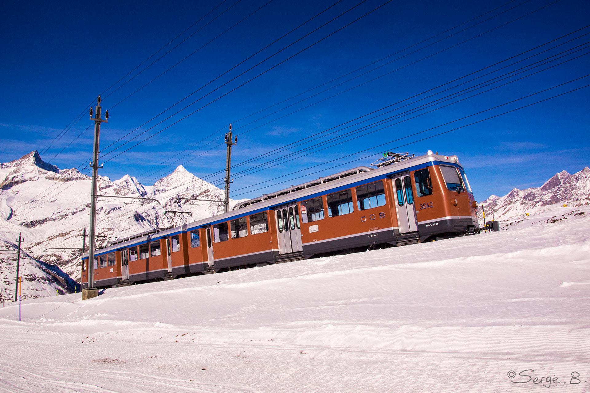 17-50mm F2.8 sample photo. Zermatt > gornergrat train photography