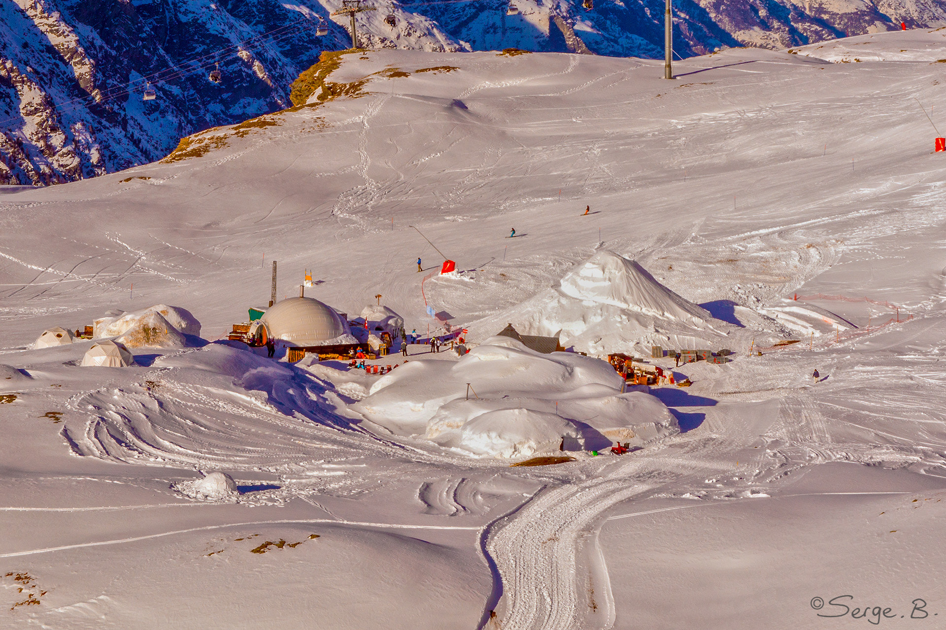 Sony SLT-A65 (SLT-A65V) + 17-50mm F2.8 sample photo. Zermatt igloo hdr photography