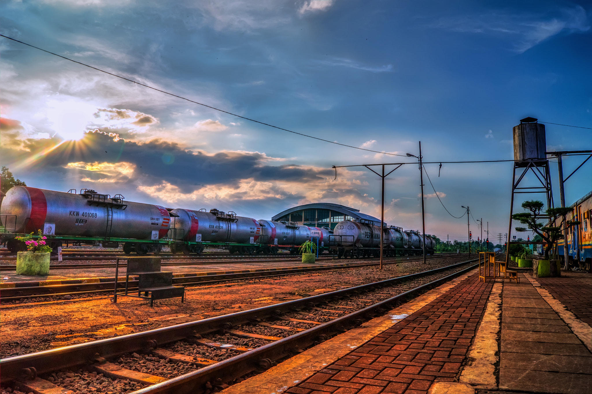 Sony Alpha DSLR-A560 + Sony DT 18-55mm F3.5-5.6 SAM sample photo. Stasiun bangil photography