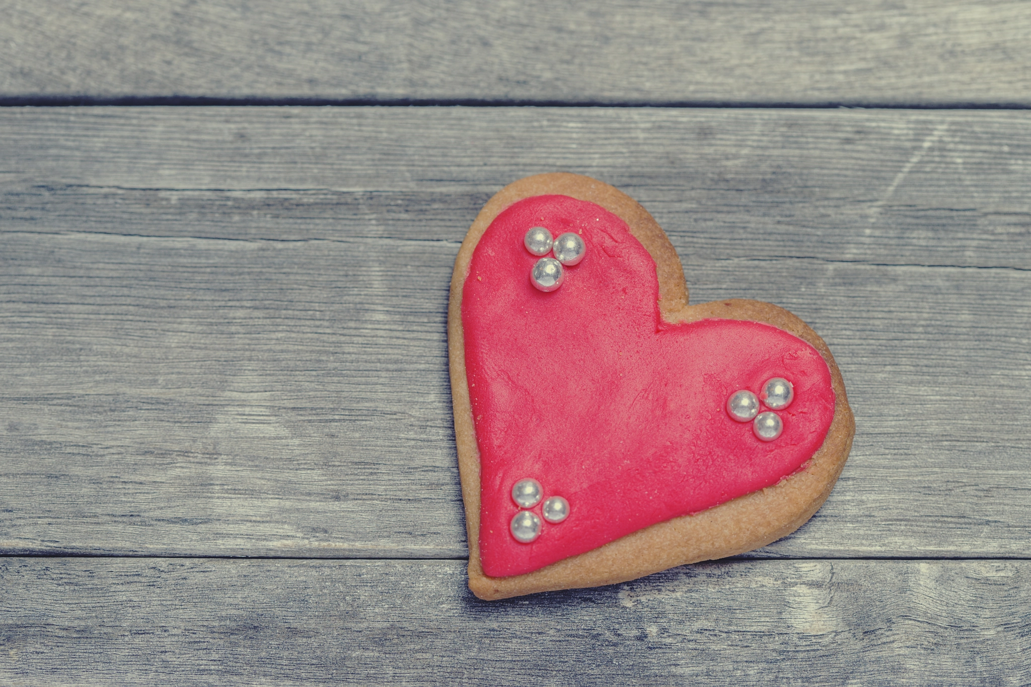 Canon EOS-1D X + Canon EF 100mm F2.8 Macro USM sample photo. Close-up of delicious baked heart covered with icing and beads photography