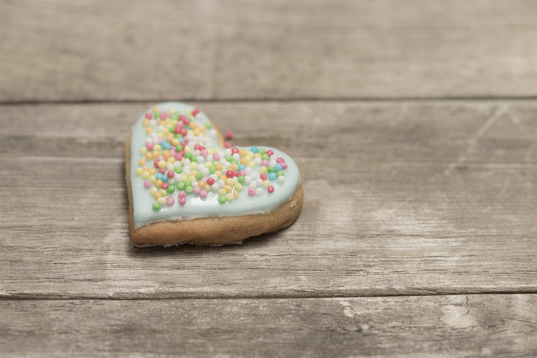 Canon EOS-1D X + Canon EF 100mm F2.8 Macro USM sample photo. Close-up of delicious baked valentine's heart photography