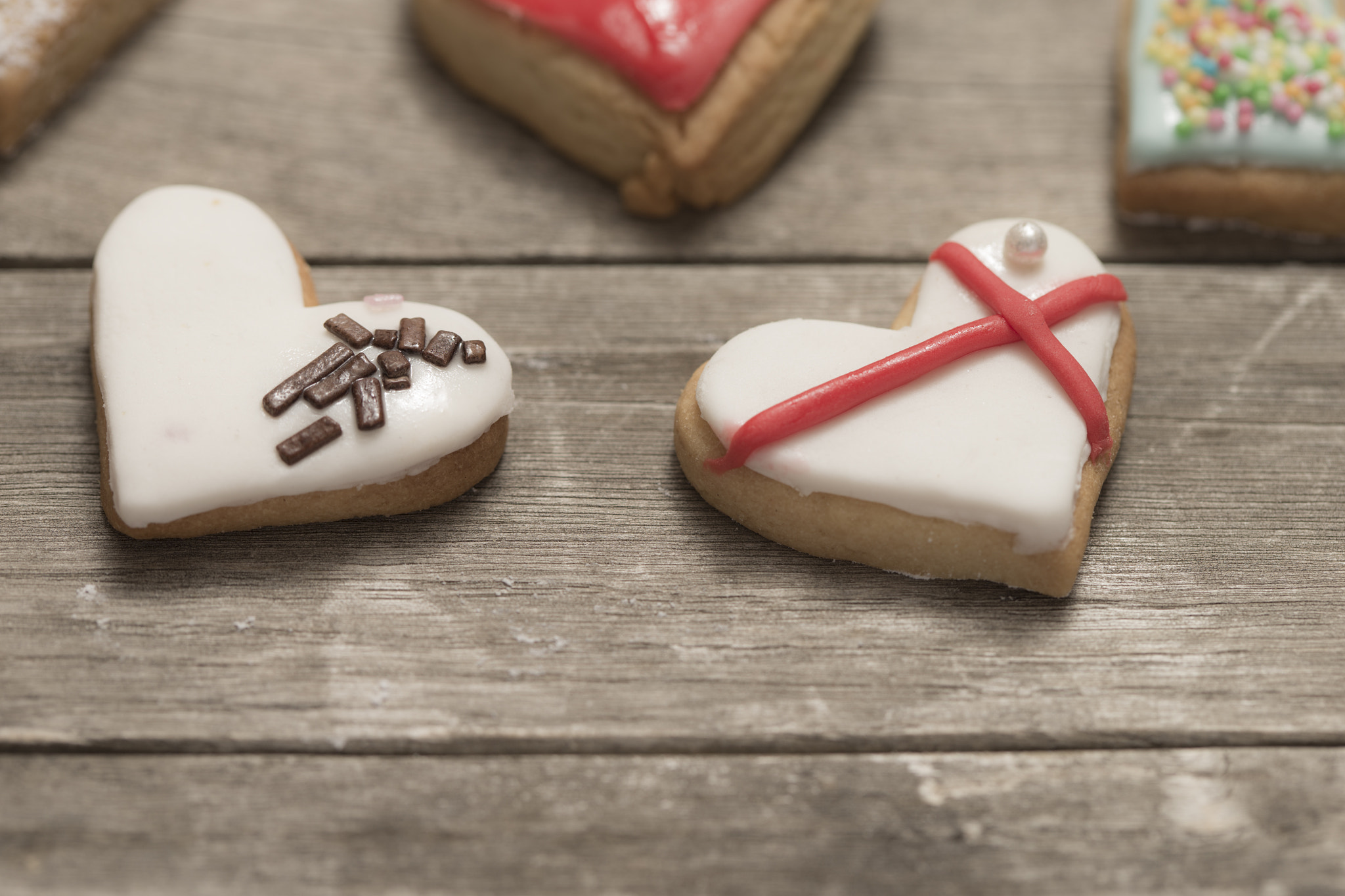 Canon EOS-1D X + Canon EF 100mm F2.8 Macro USM sample photo. Close-up of delicious baked valentine's cookies photography