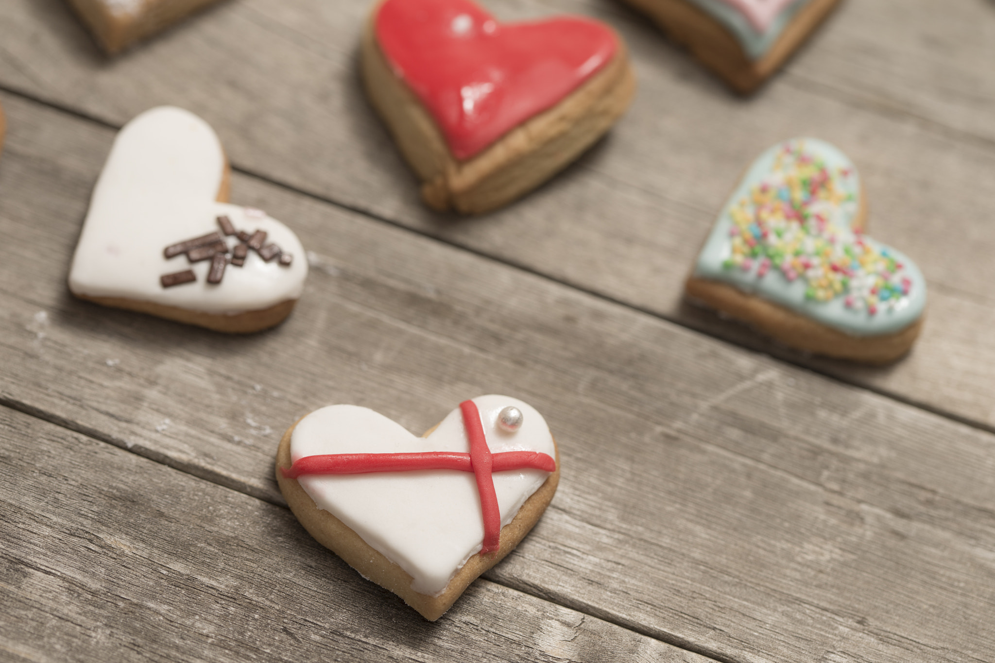 Canon EOS-1D X + Canon EF 100mm F2.8 Macro USM sample photo. Several delicious cookies with icing photography