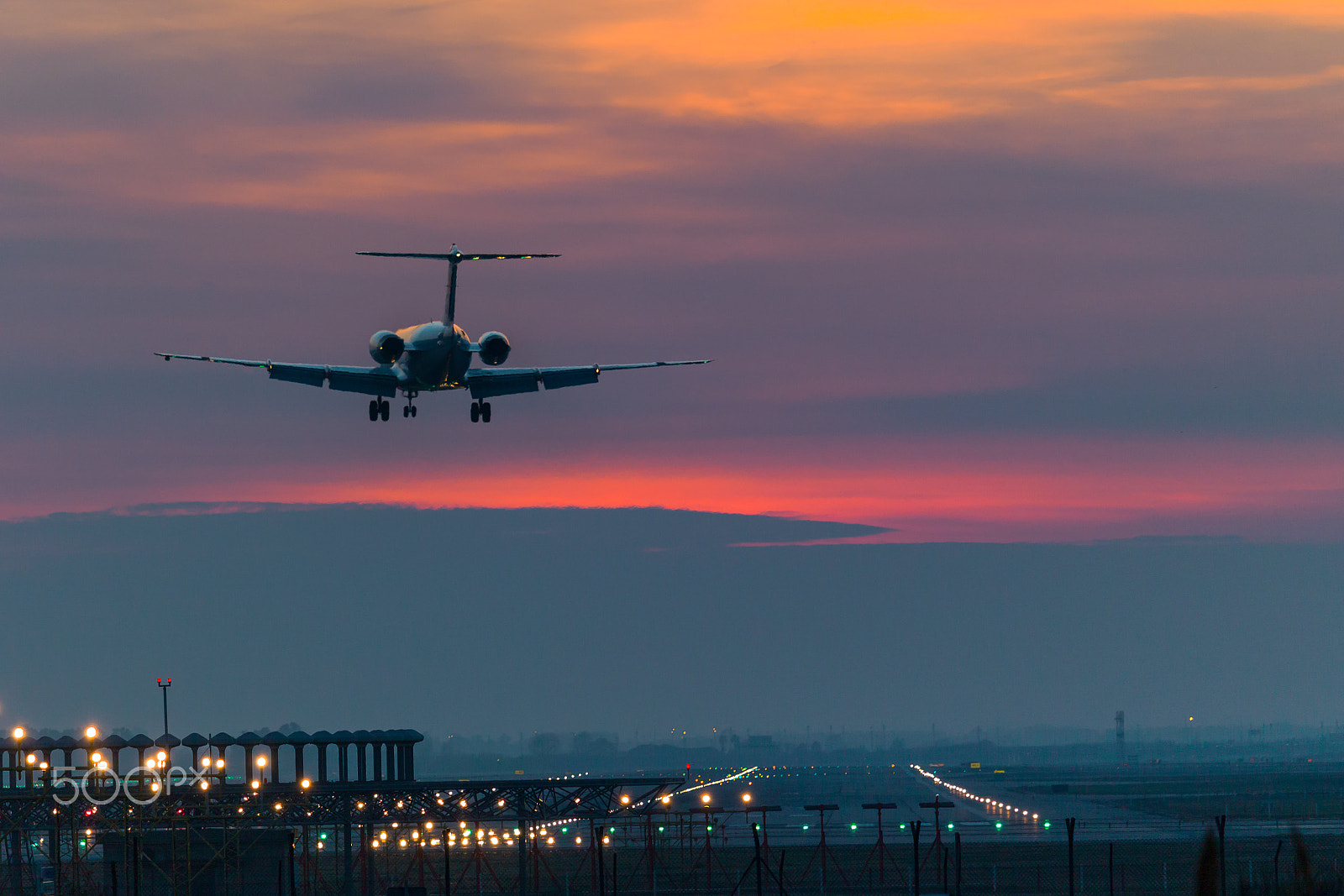 Hasselblad H3DII-39 + HC 300 sample photo. Sunset at bcn airport photography