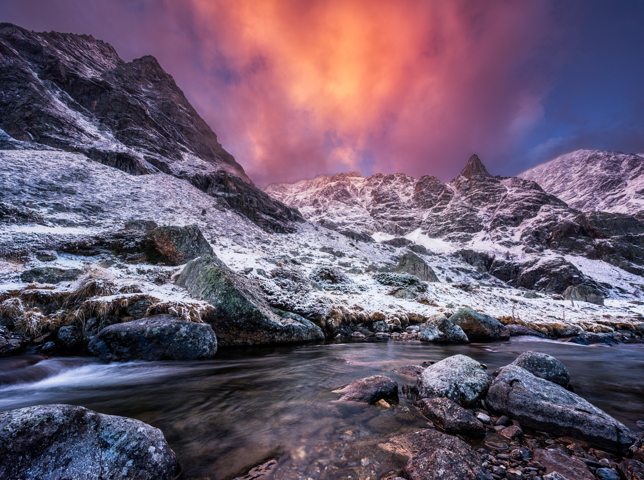 Canon EOS 5DS + Canon TS-E 17mm F4L Tilt-Shift sample photo. Mountain at blue hour photography