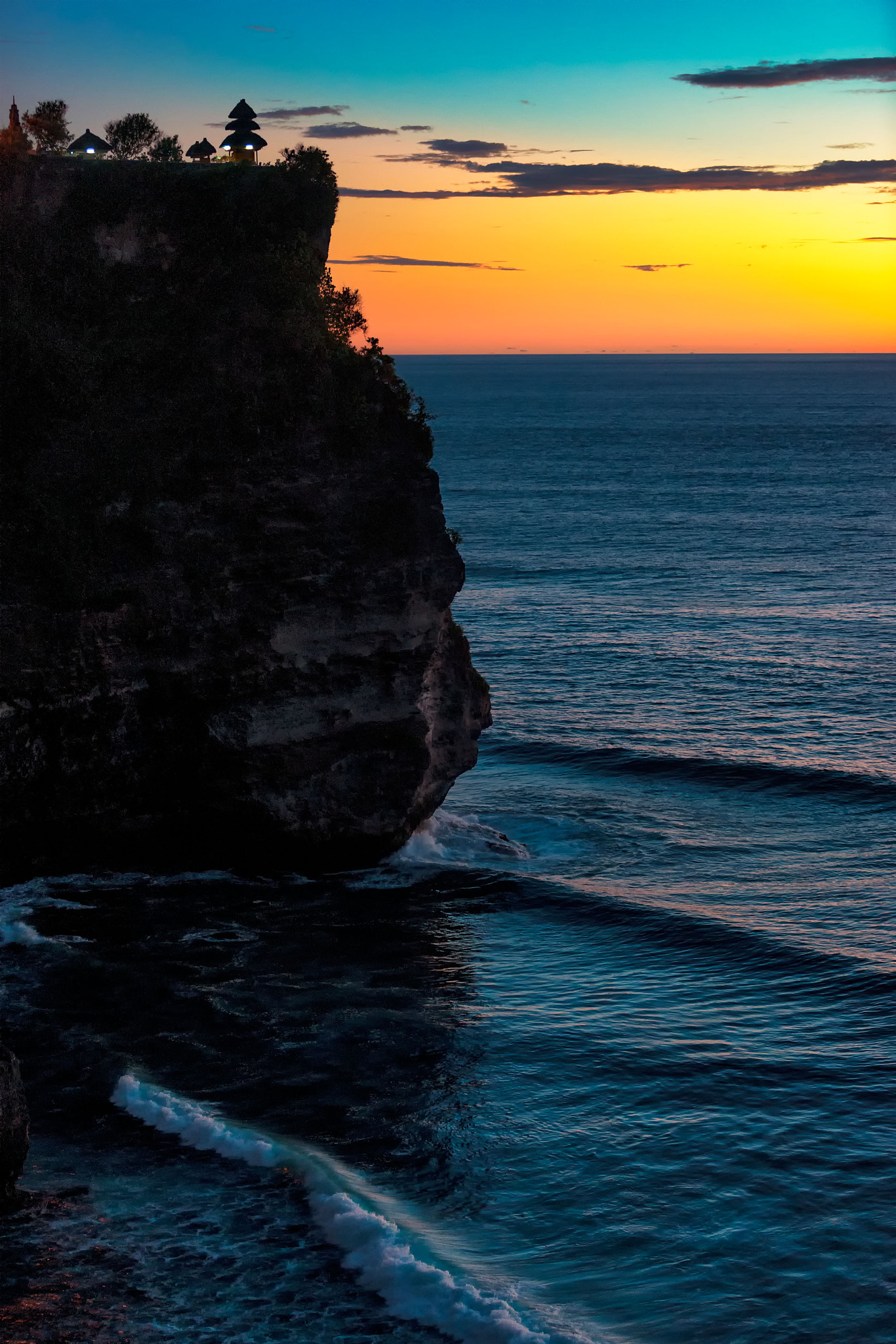Canon EF 70-200mm F2.8L IS II USM sample photo. The temple on the cliff photography