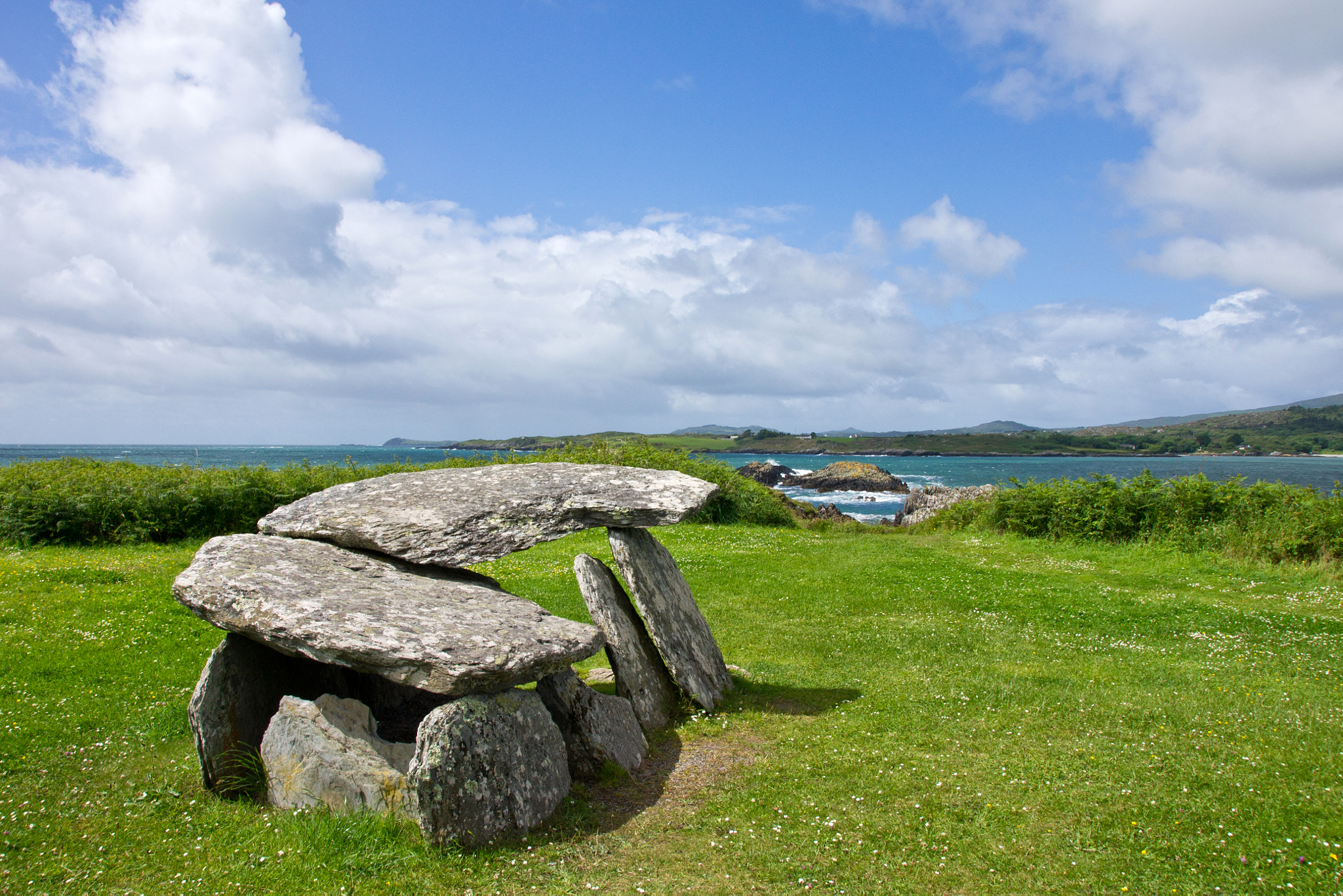 Tamron AF 28-105mm F4-5.6 [IF] sample photo. Altar wedge tomb, cork photography