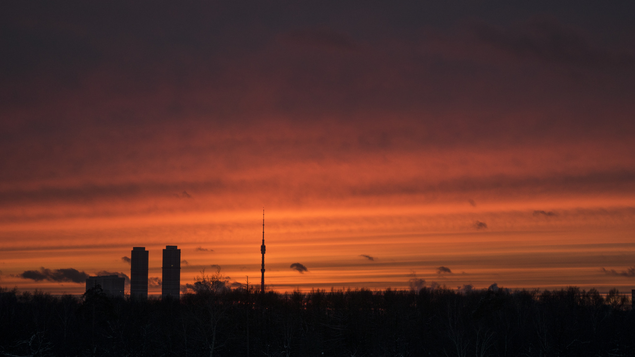 Sony ILCA-77M2 + Sony DT 18-55mm F3.5-5.6 SAM sample photo. Moscow in the fire photography