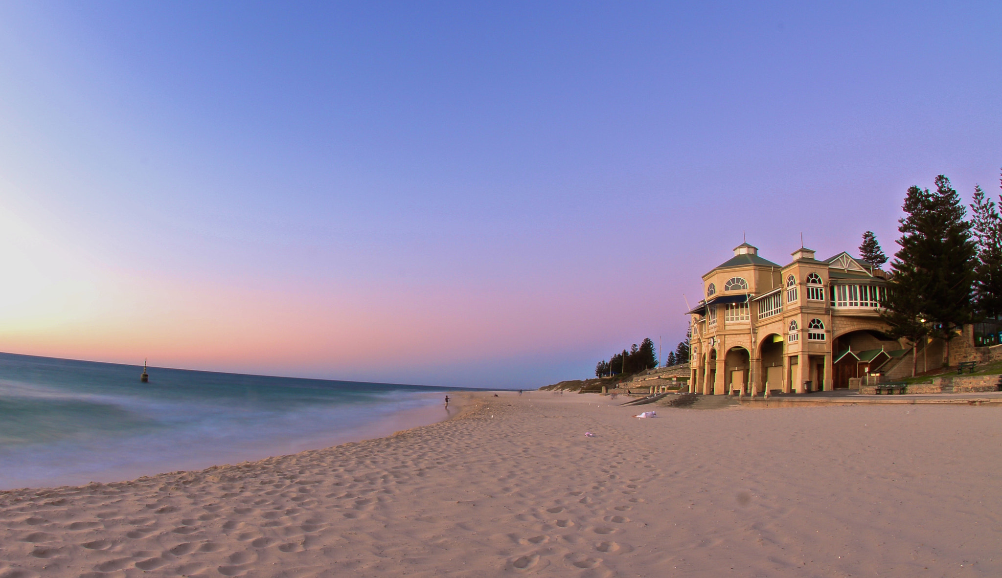 Canon 10mm sample photo. Cottesloe beach photography