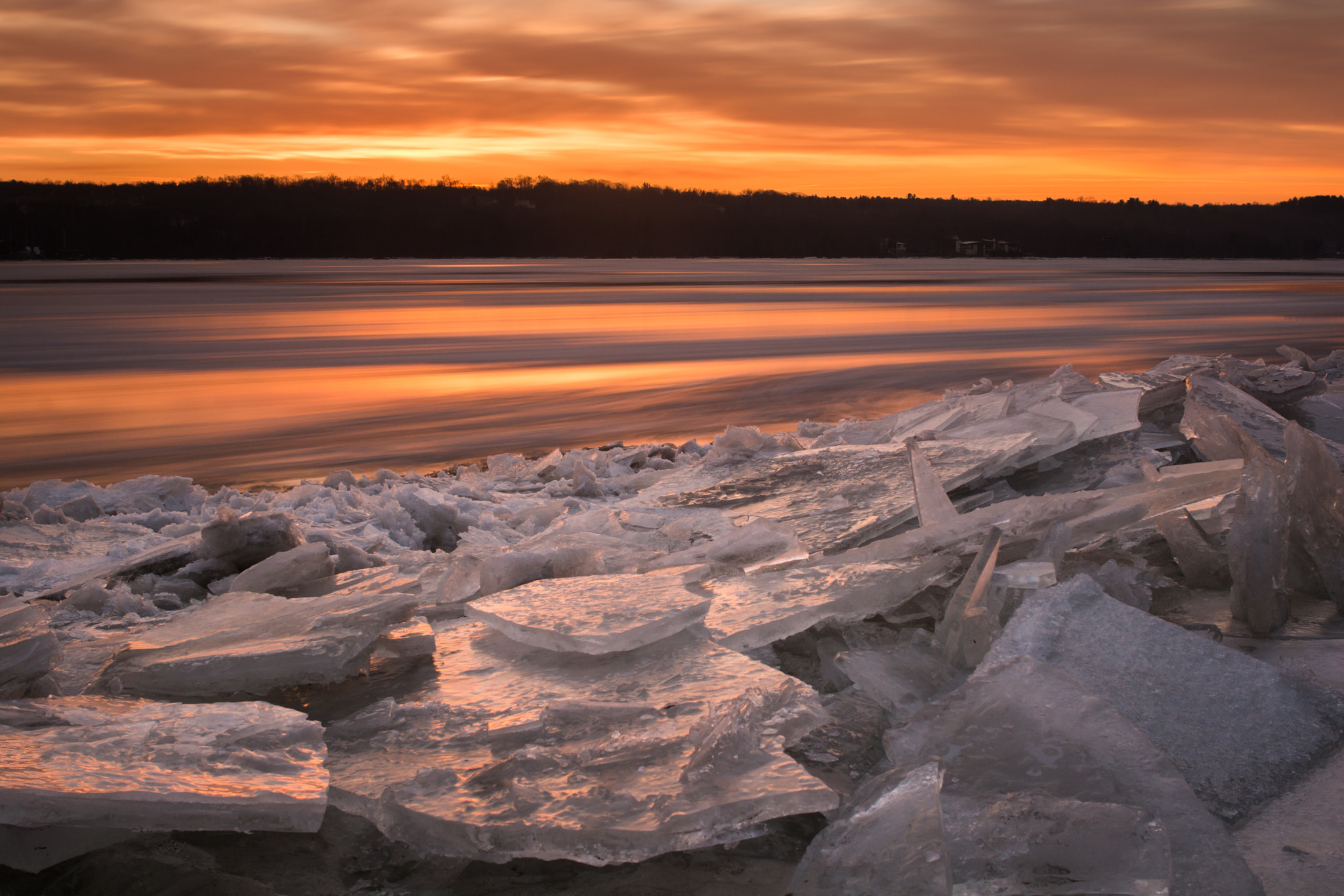 Nikon D7100 + Nikon AF-S Nikkor 28mm F1.8G sample photo. Chilly but warm photography