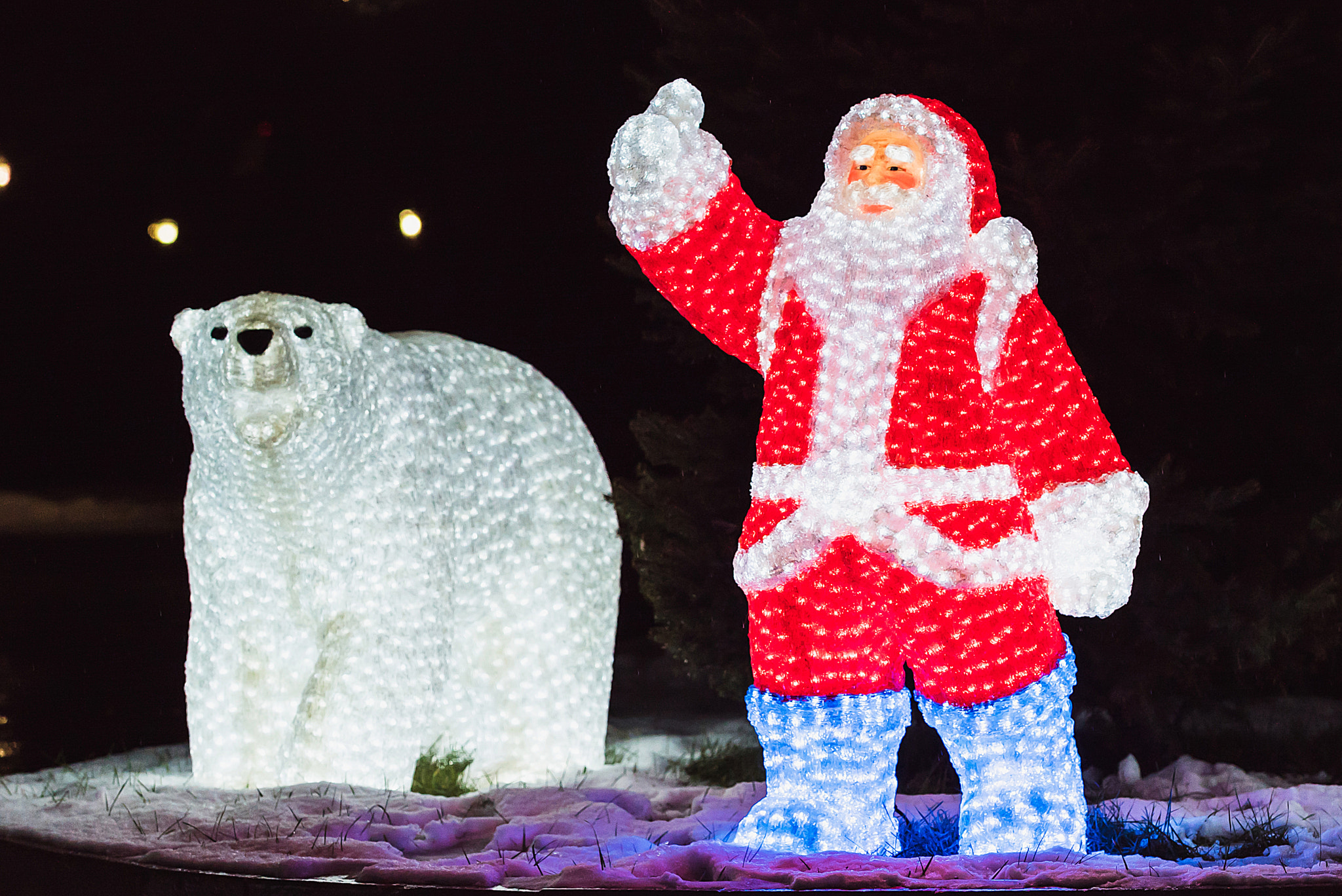 Sony Sonnar T* 135mm F1.8 ZA sample photo. Santa claus and the bear photography