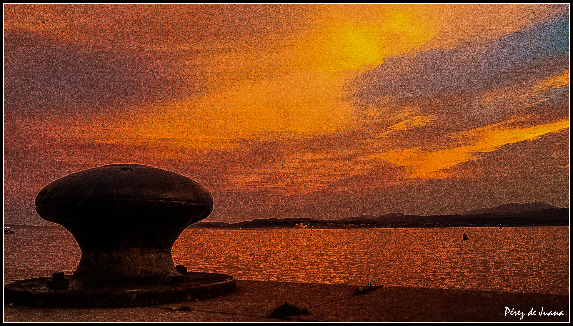 Samsung NX3000 + NX 20-50mm F3.5-5.6 sample photo. Santander sky in the bay photography