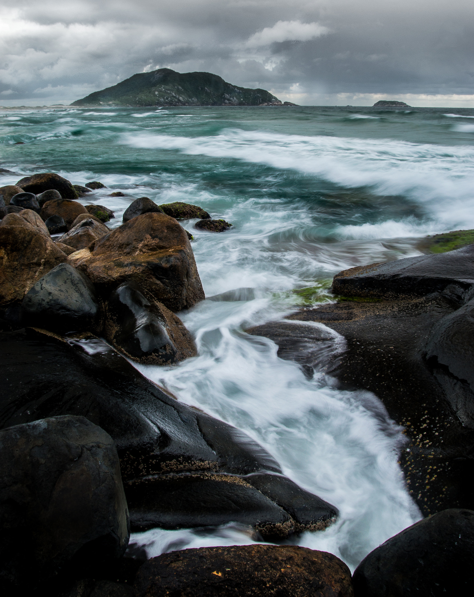Sigma 17-70mm F2.8-4 DC Macro OS HSM sample photo. Flow to the mountain photography