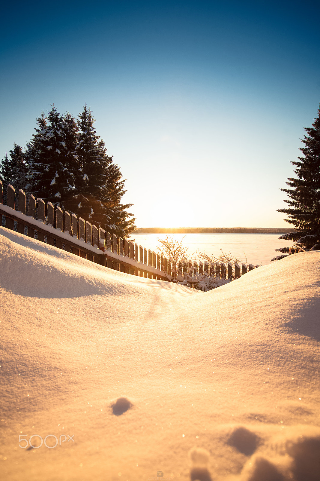 Canon EOS 5D + Tokina AT-X Pro 12-24mm F4 (IF) DX sample photo. Snow and sun photography