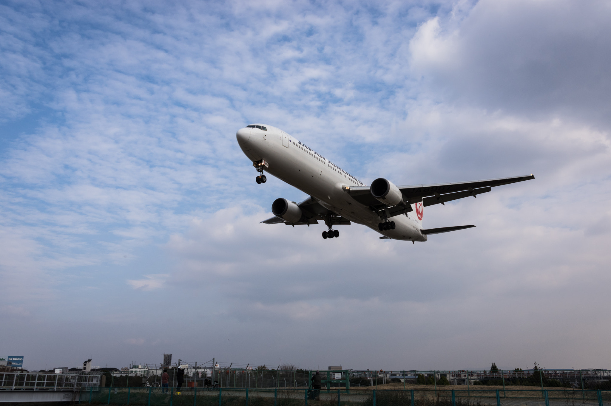 Pentax K-3 II sample photo. Landing photography