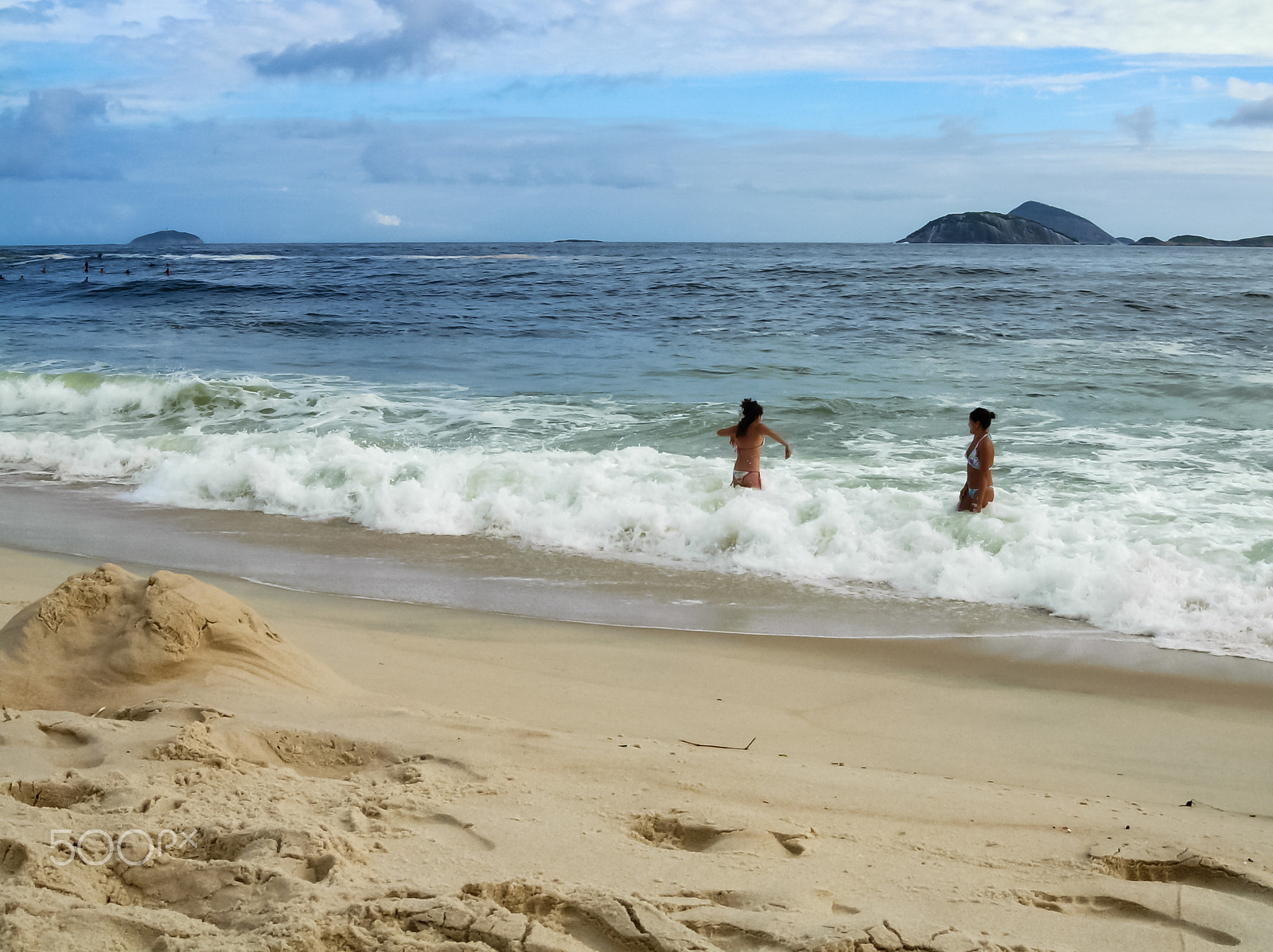 Nikon COOLPIX P3 sample photo. Brazilian famous ipanema beach in beautiful  tropical rio de janeiro  photography