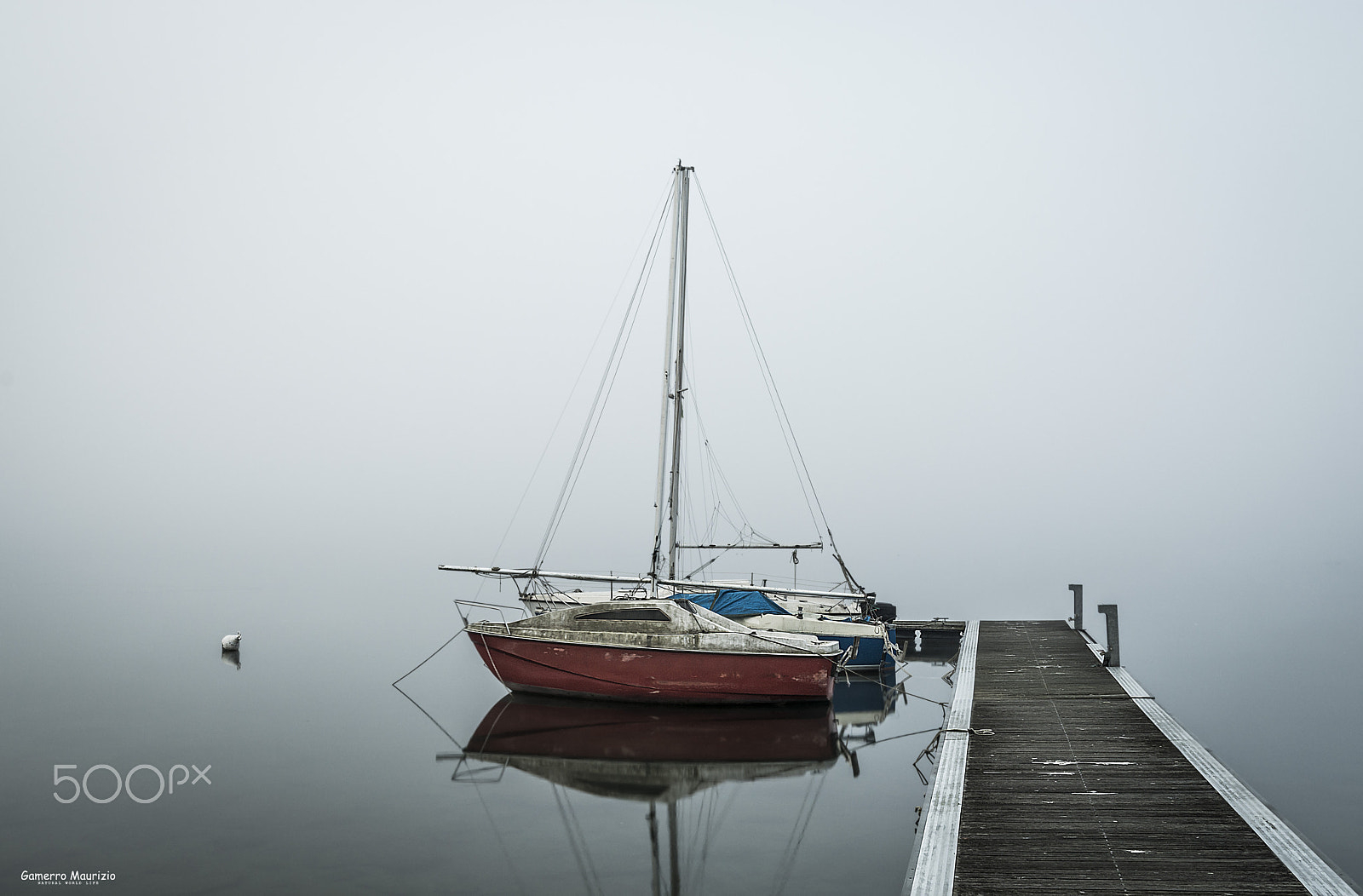 Nikon AF-S Nikkor 18-35mm F3.5-4.5G ED sample photo. Misty lake photography