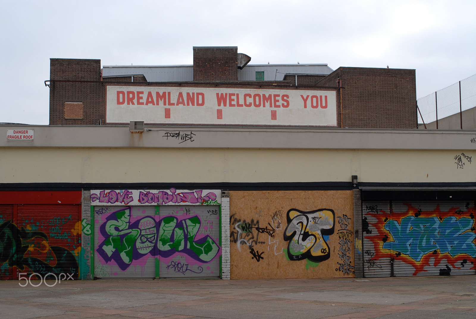 AF Zoom-Nikkor 35-70mm f/3.3-4.5 sample photo. Dreamland photography