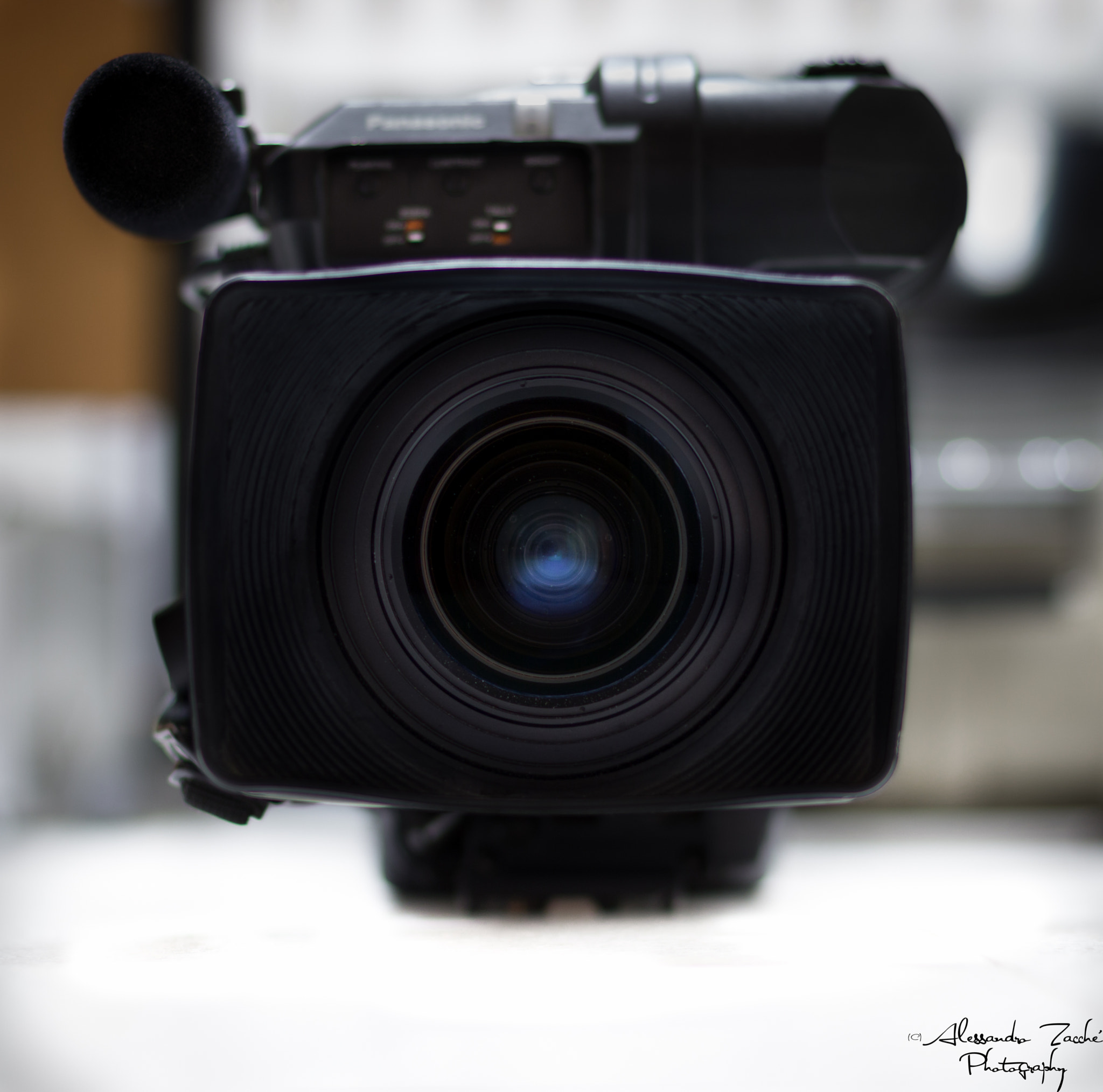 Canon EOS 1200D (EOS Rebel T5 / EOS Kiss X70 / EOS Hi) + Canon EF 50mm F1.4 USM sample photo. On air! photography