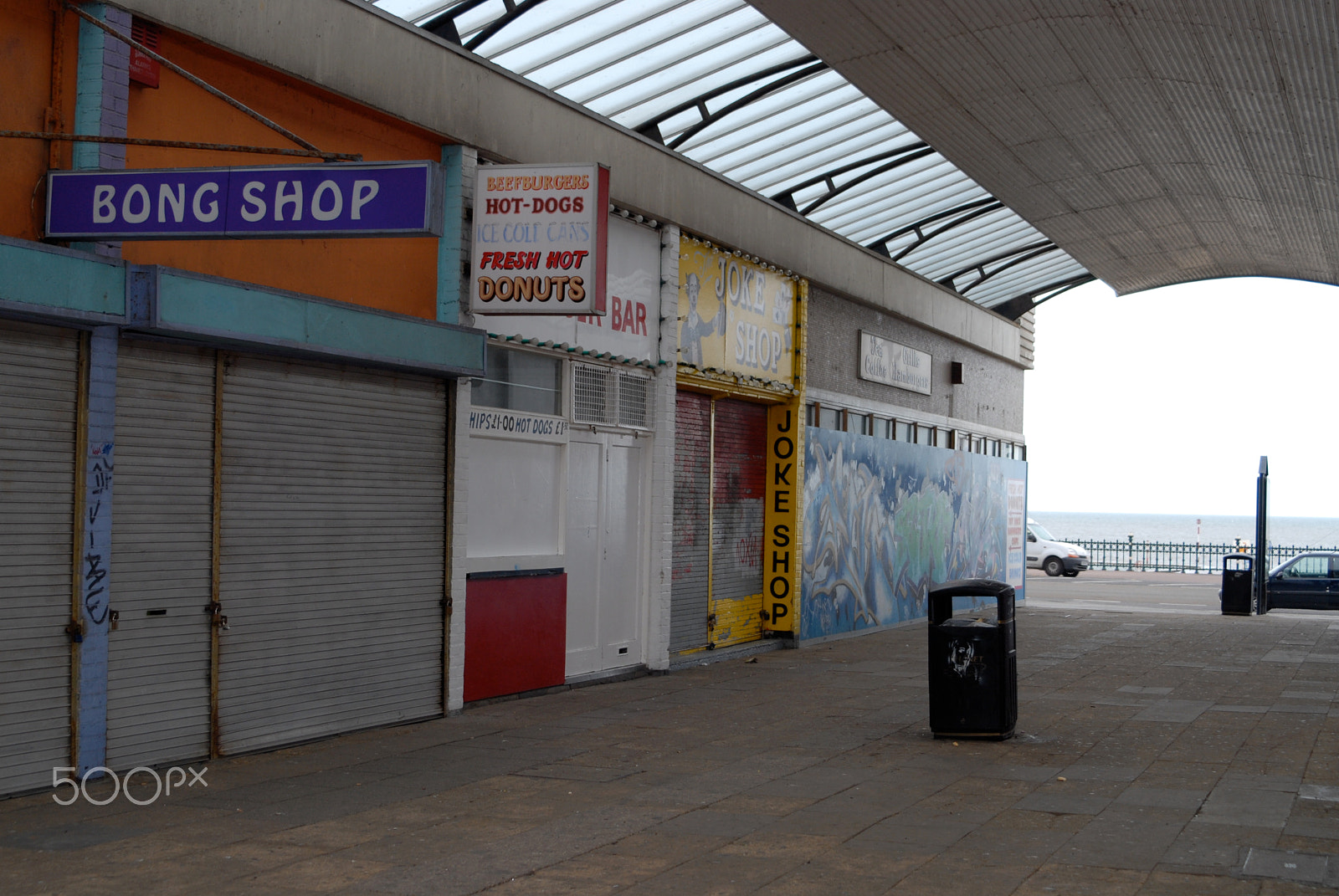 AF Zoom-Nikkor 35-70mm f/3.3-4.5 sample photo. Bong shop margate photography