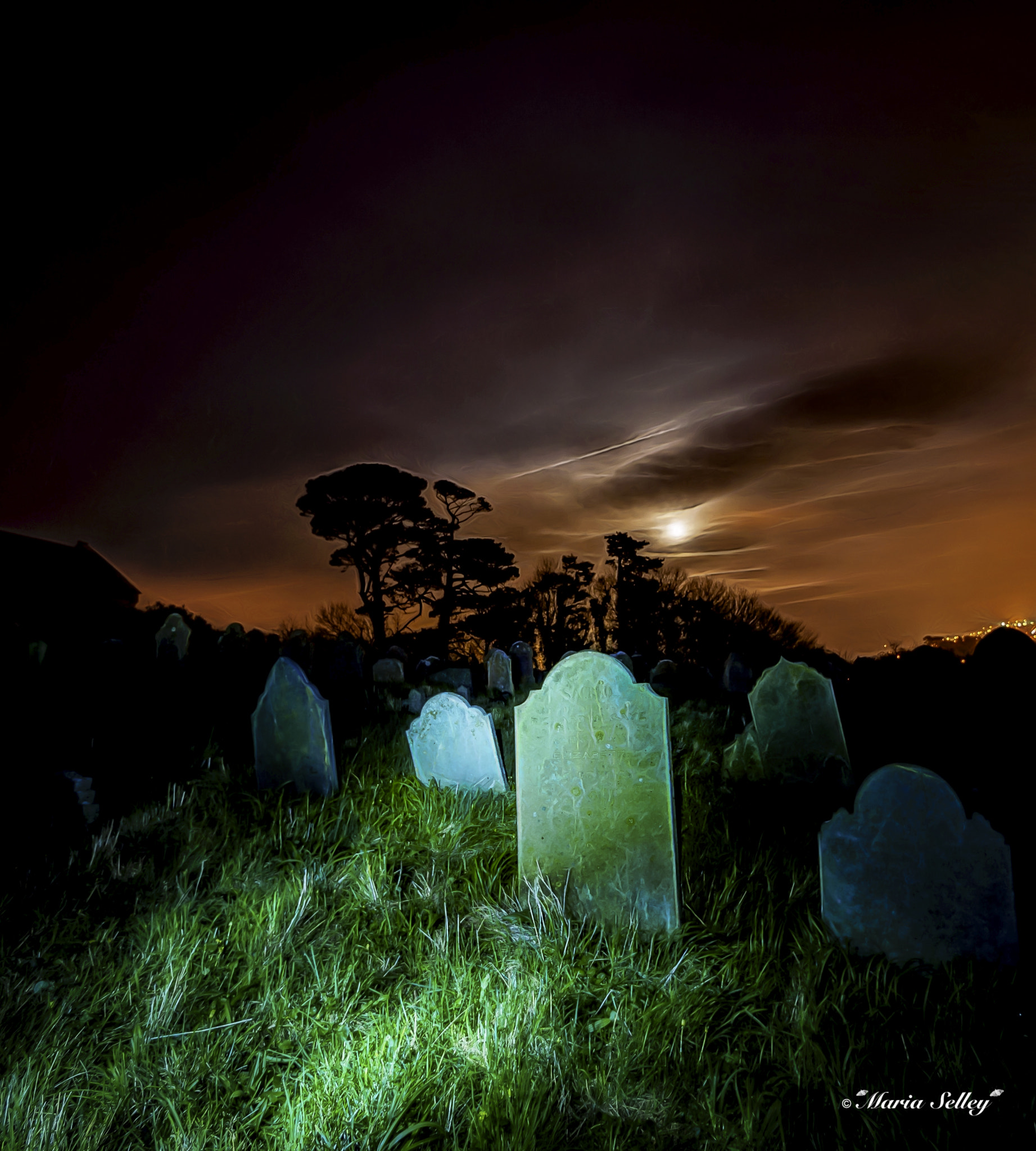 Panasonic Lumix G Vario 7-14mm F4 ASPH sample photo. Graveyard shift photography