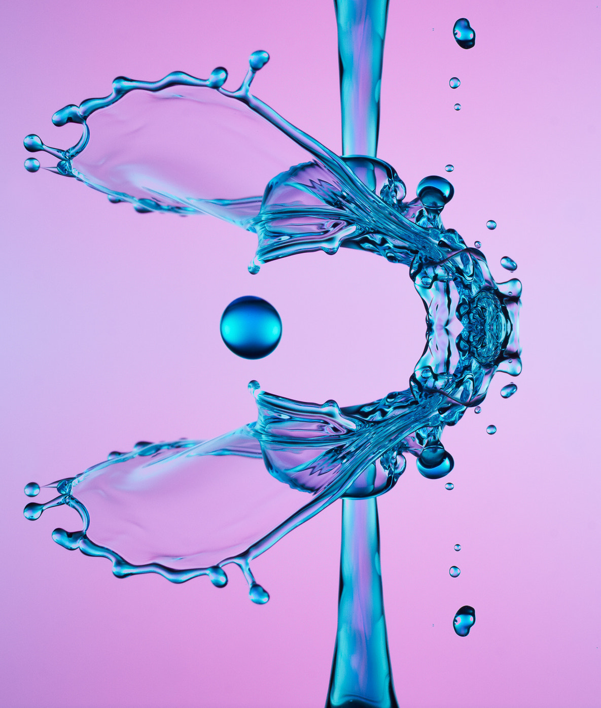 90mm F2.8 sample photo. Mirrored photography