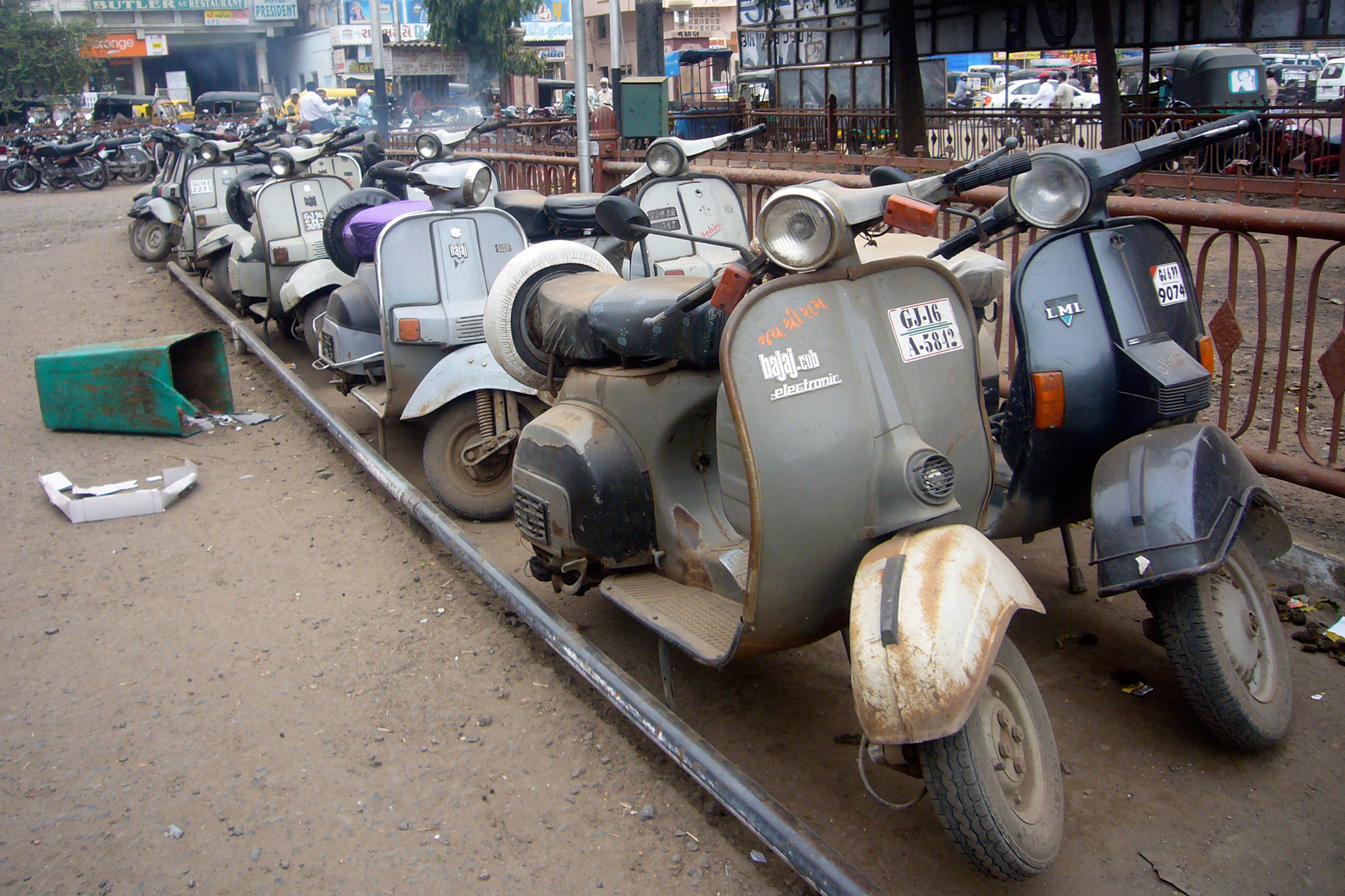 Leica C-LUX 1 sample photo. Scooters in bharuch photography