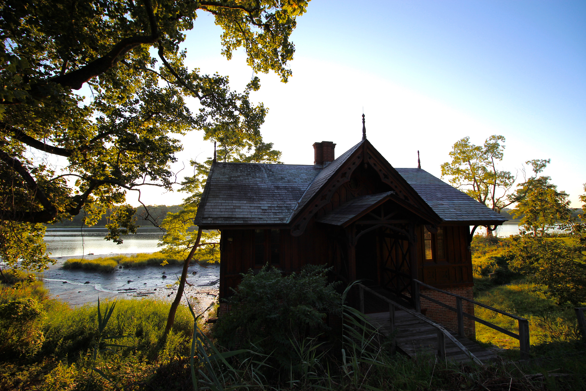 Canon EF-S 10-18mm F4.5–5.6 IS STM sample photo. Cabin in the woods photography