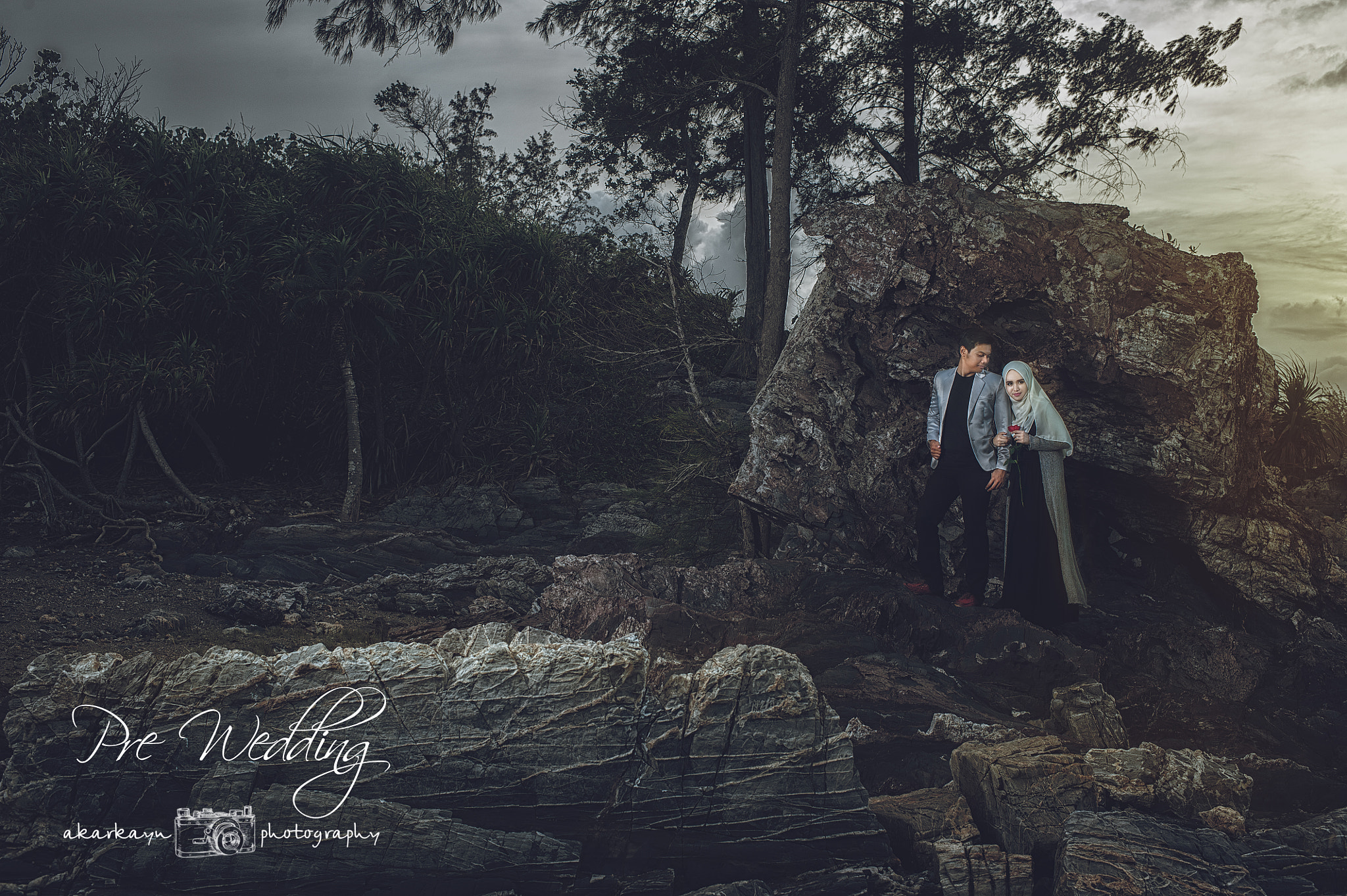 Nikon D3 + Nikon AF-S Nikkor 35mm F1.4G sample photo. Love couple photography
