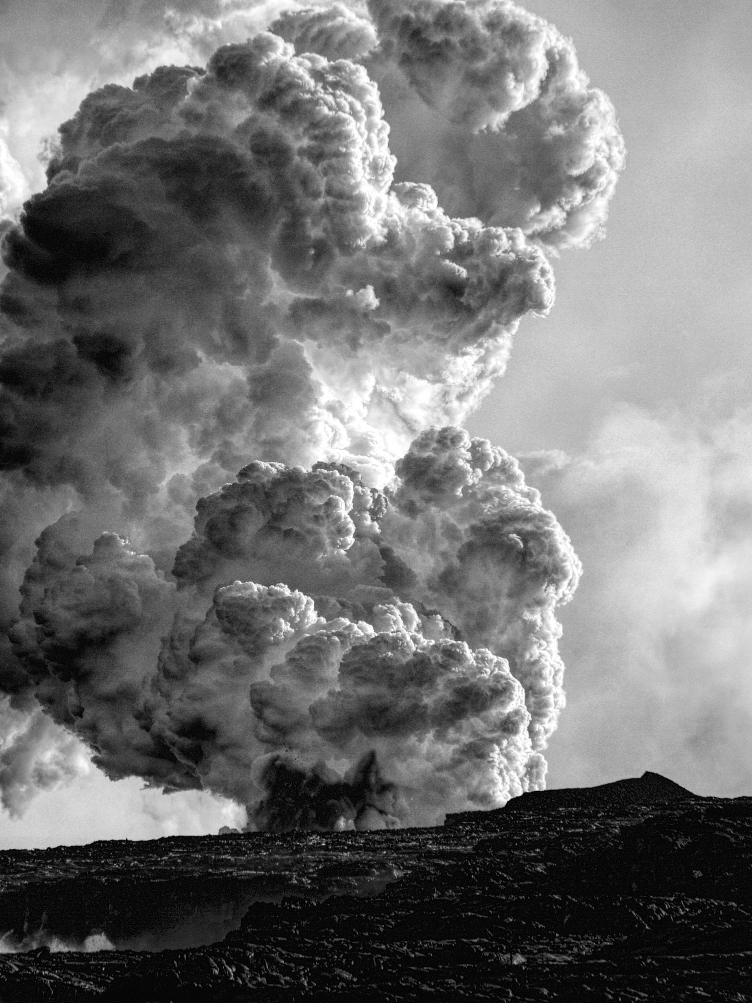 Panasonic Lumix DMC-L1 + OLYMPUS DIGITAL 40-150mm Lens sample photo. Steam explosion as lava hit the sea photography