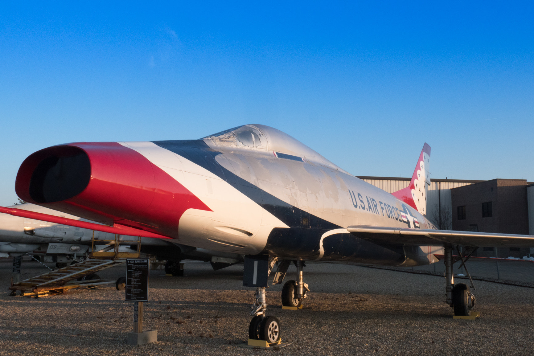 Panasonic Lumix DMC-GX8 sample photo. Airplanes photography