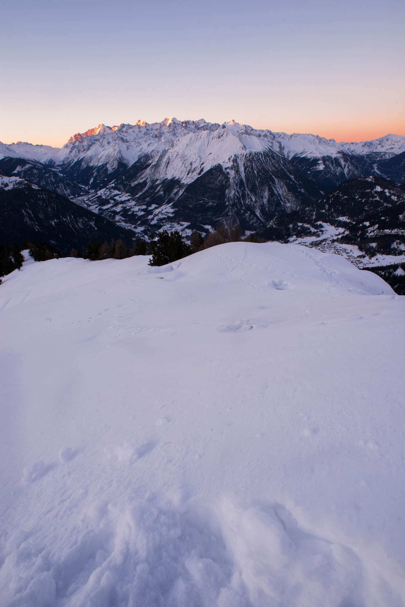 Nikon D610 + AF Nikkor 20mm f/2.8 sample photo. Mont blanc massif sunrise photography