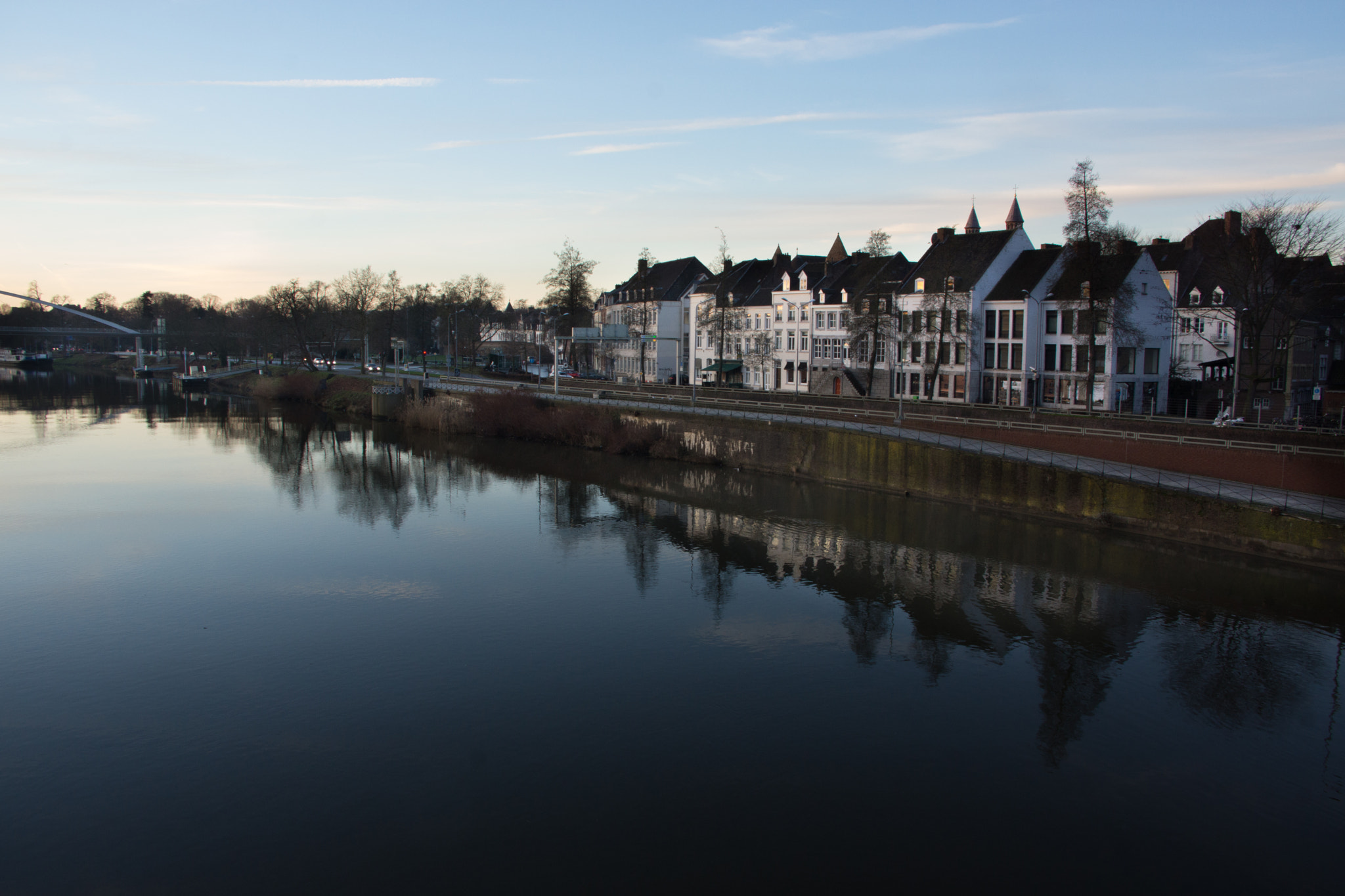 Sony SLT-A77 + Minolta AF 28-80mm F3.5-5.6 II sample photo. Bath reflection photography