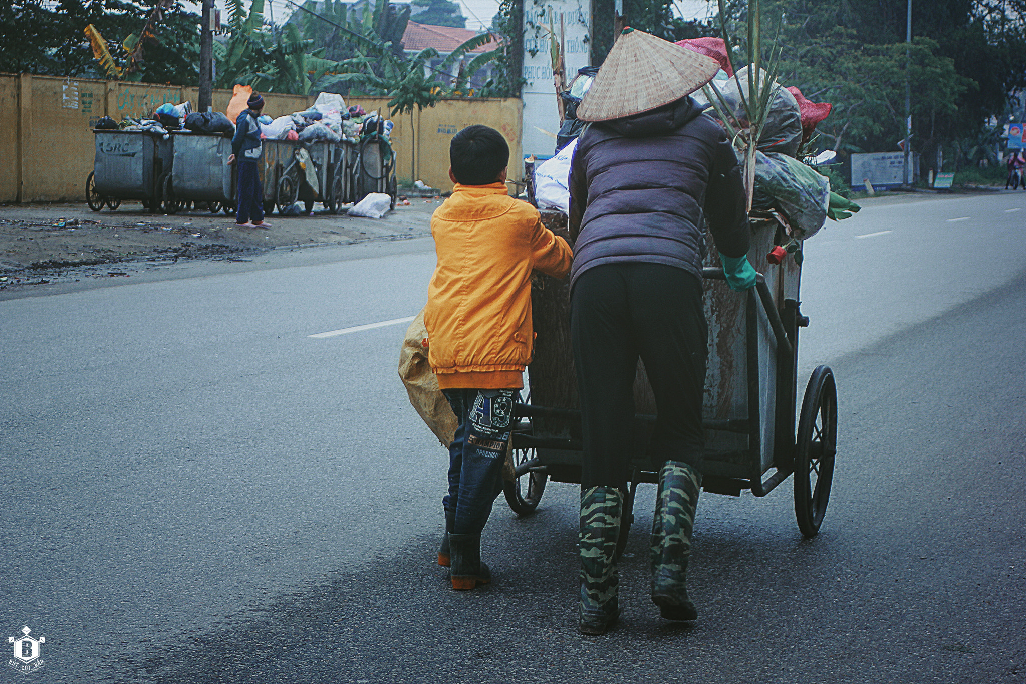 Canon EF 28-80mm f/3.5-5.6 sample photo. Yellow boy photography