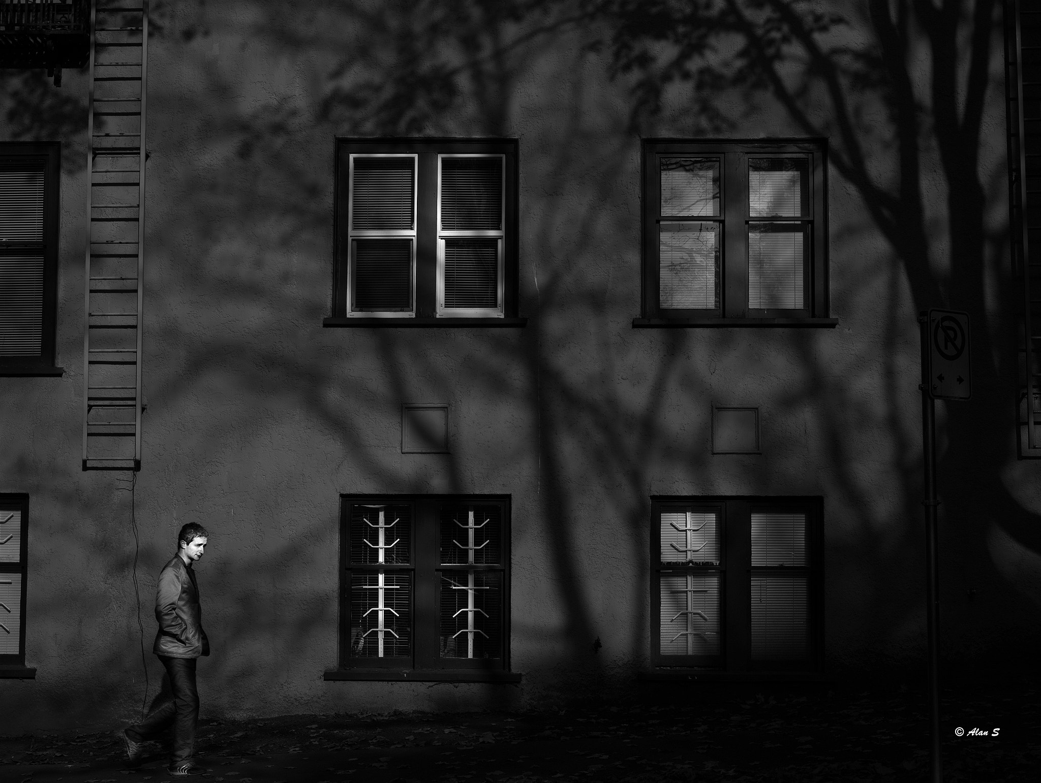 ZEISS Makro-Planar T* 50mm F2 sample photo. Building, shadow, and "walking dead" photography