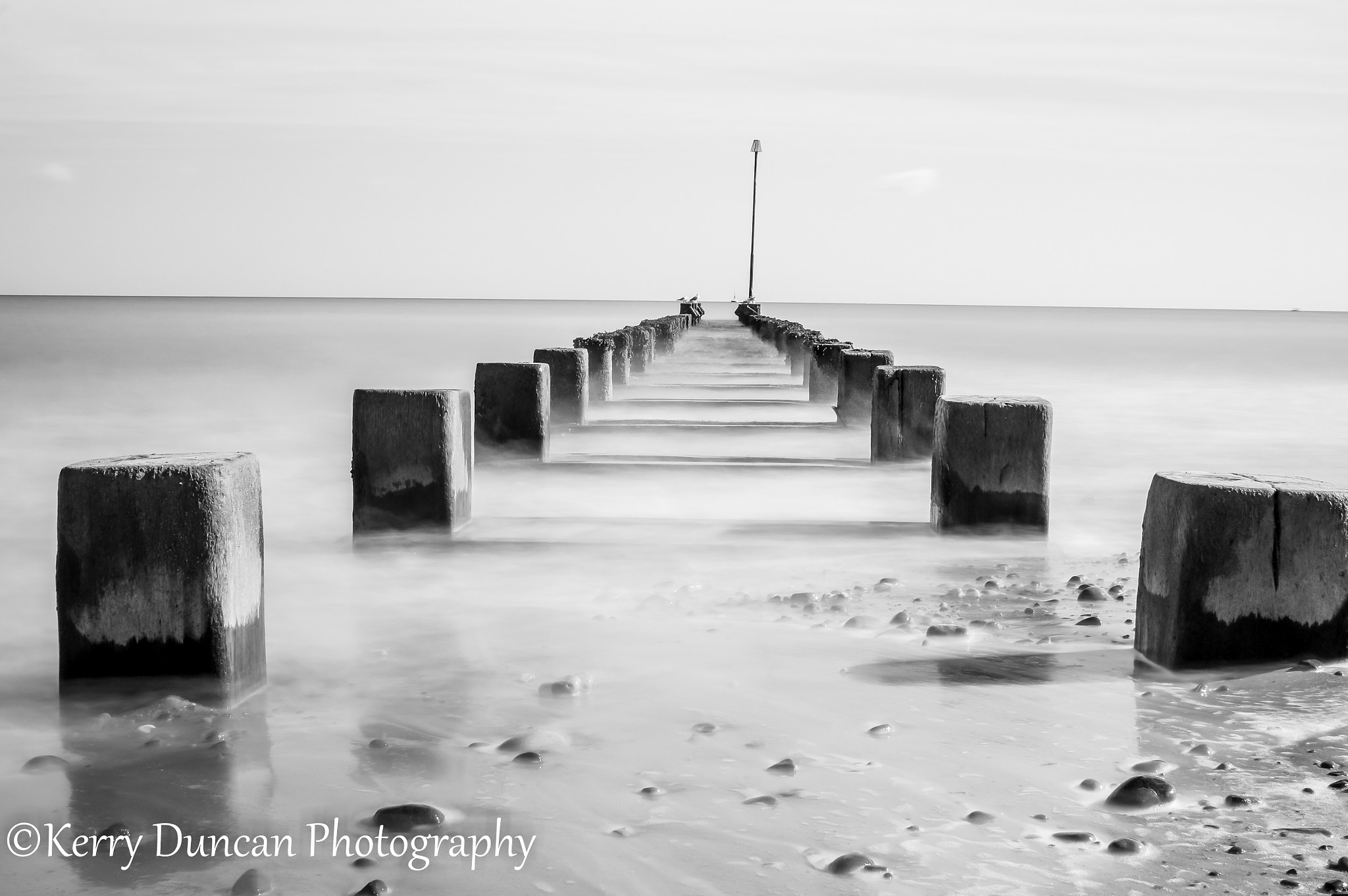 Sony Alpha DSLR-A580 + Sony DT 30mm F2.8 Macro SAM sample photo. Alleyway to the sea photography