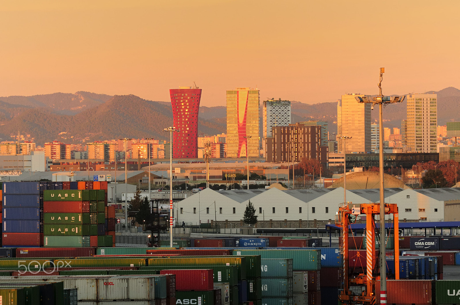 Sigma 150-500mm F5-6.3 DG OS HSM sample photo. Port of barcelona photography