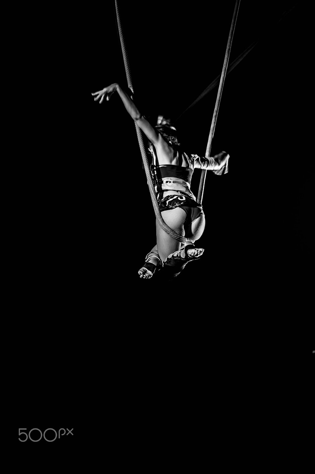 Nikon D3100 + AF Nikkor 50mm f/1.8 sample photo. Swinging in the dark photography