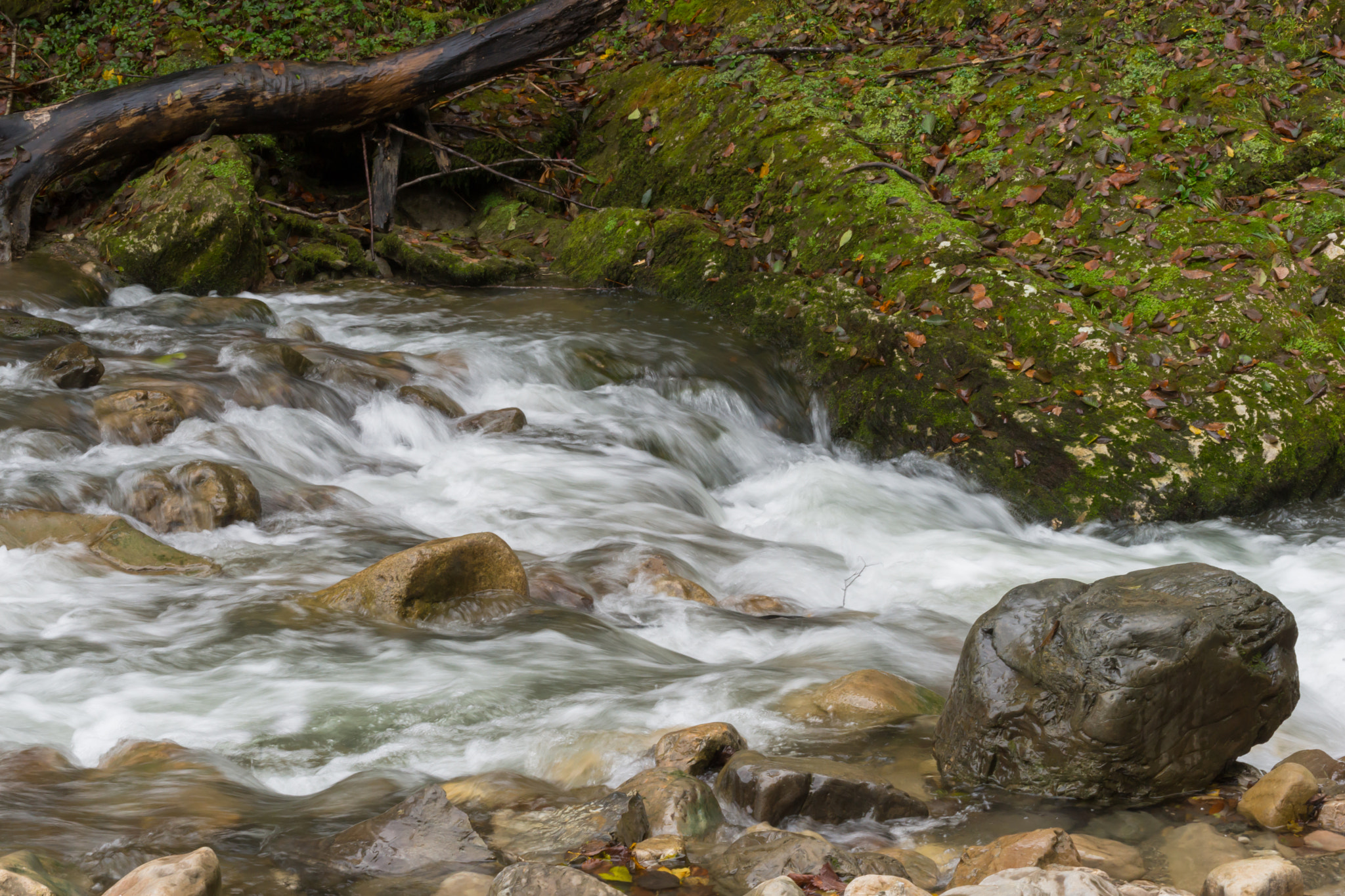 Tamron SP 70-300mm F4-5.6 Di USD sample photo. Mountain river photography