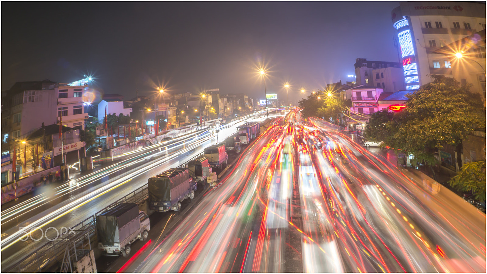 Sony Alpha NEX-6 + Sony E 16mm F2.8 sample photo. Traffic jam photography