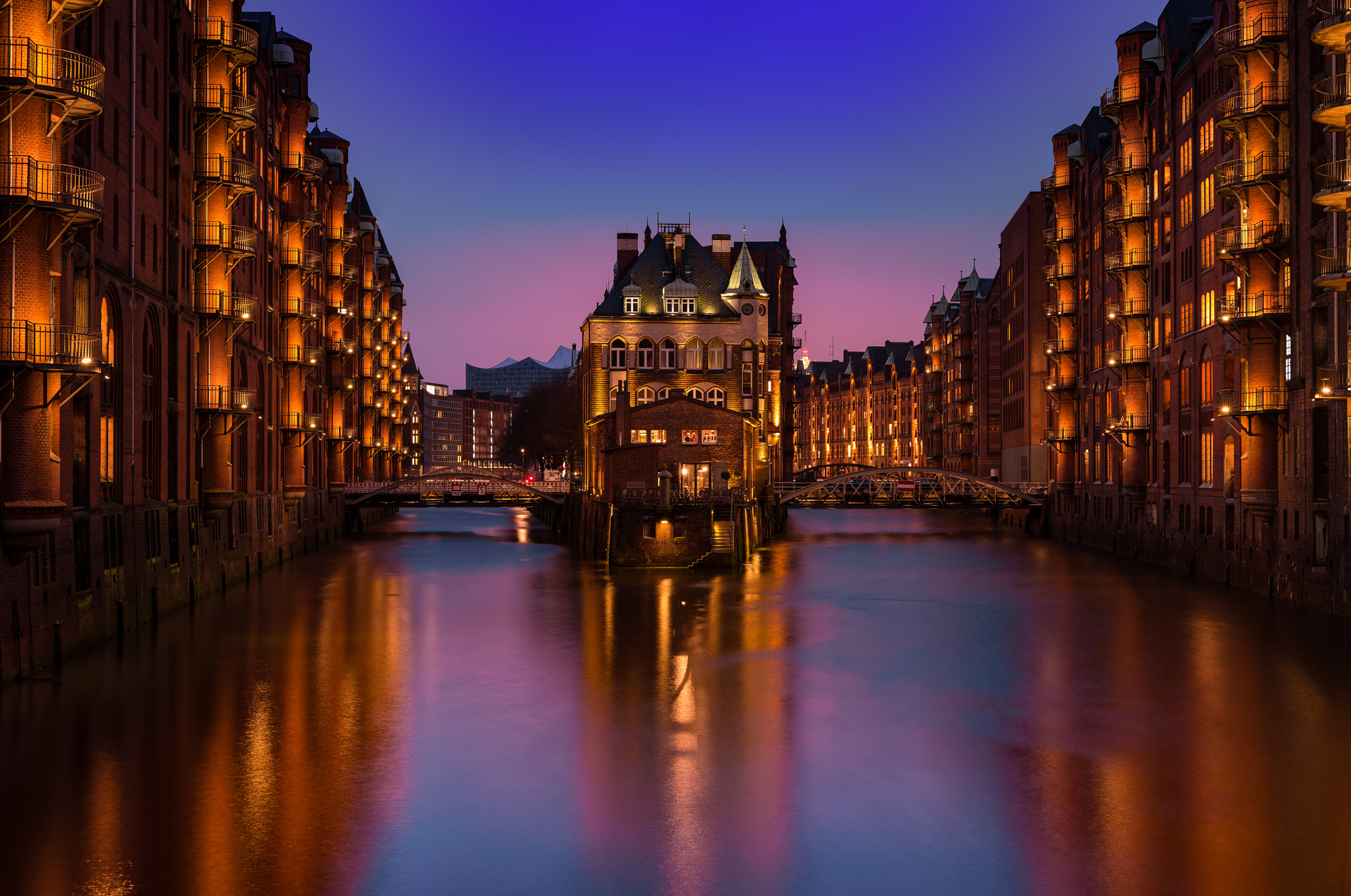Vario-Elmar 30-90 sample photo. Wasserschlösschen, hamburg speicherstadt photography